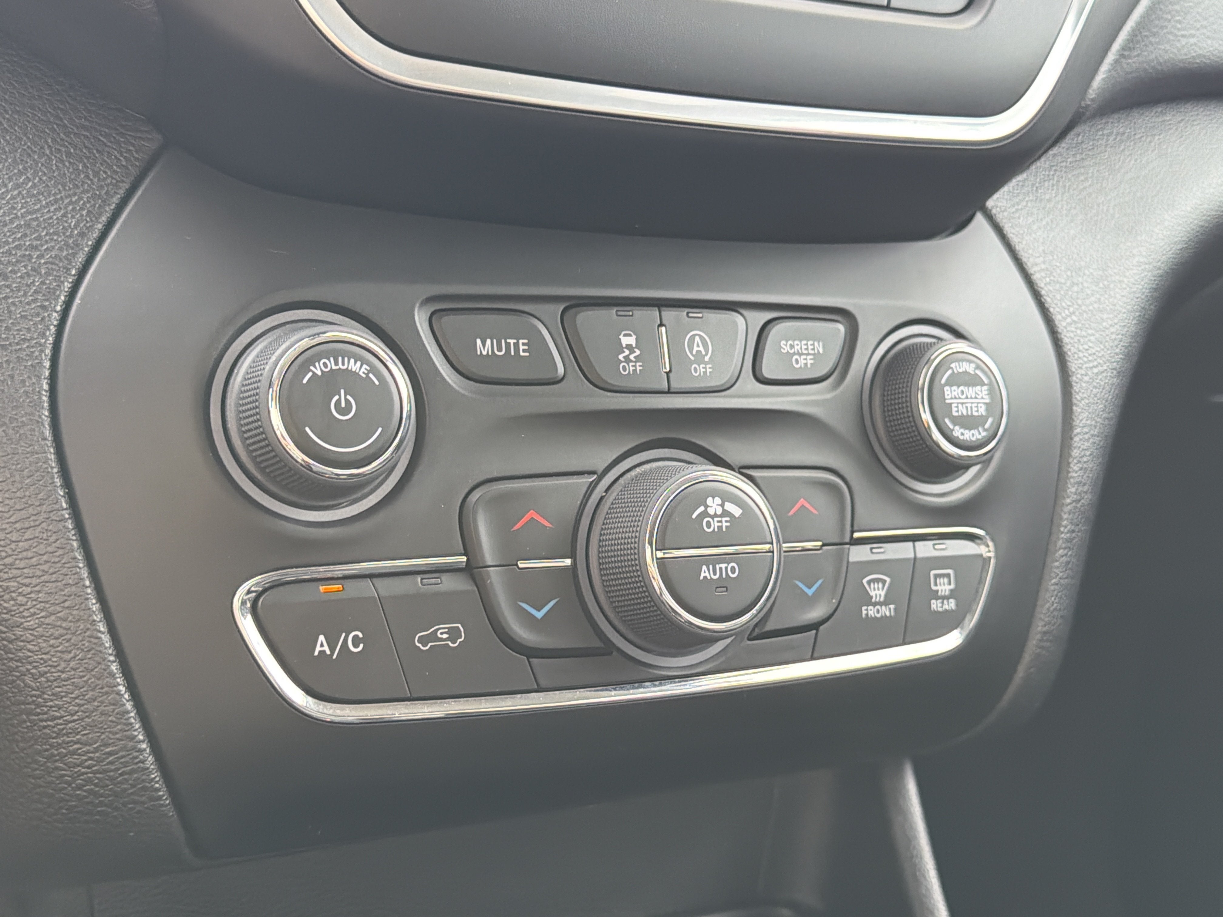 2022 Jeep Cherokee Latitude Lux 4x4