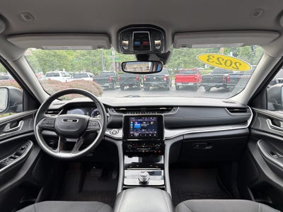 2023 Jeep Grand Cherokee Laredo 4x4
