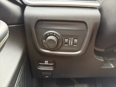 2023 Jeep Grand Cherokee Laredo 4x4