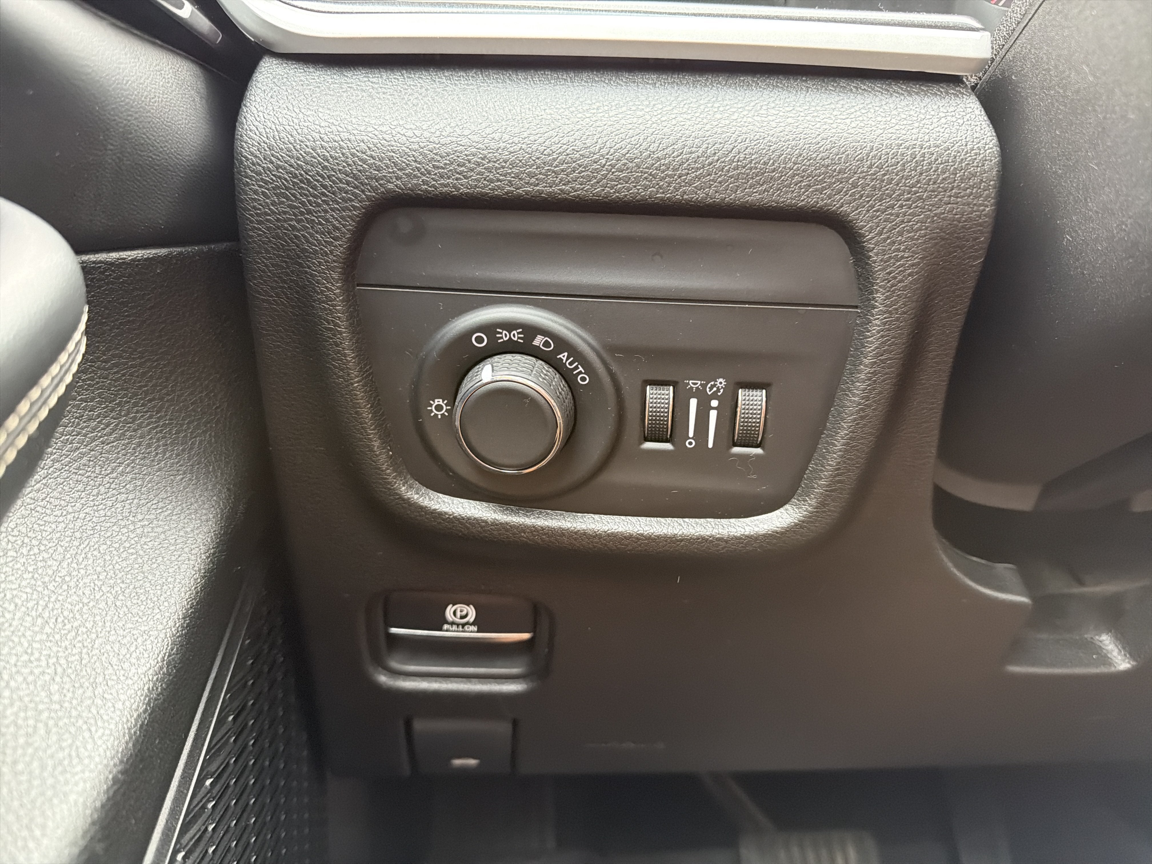 2023 Jeep Grand Cherokee Laredo 4x4