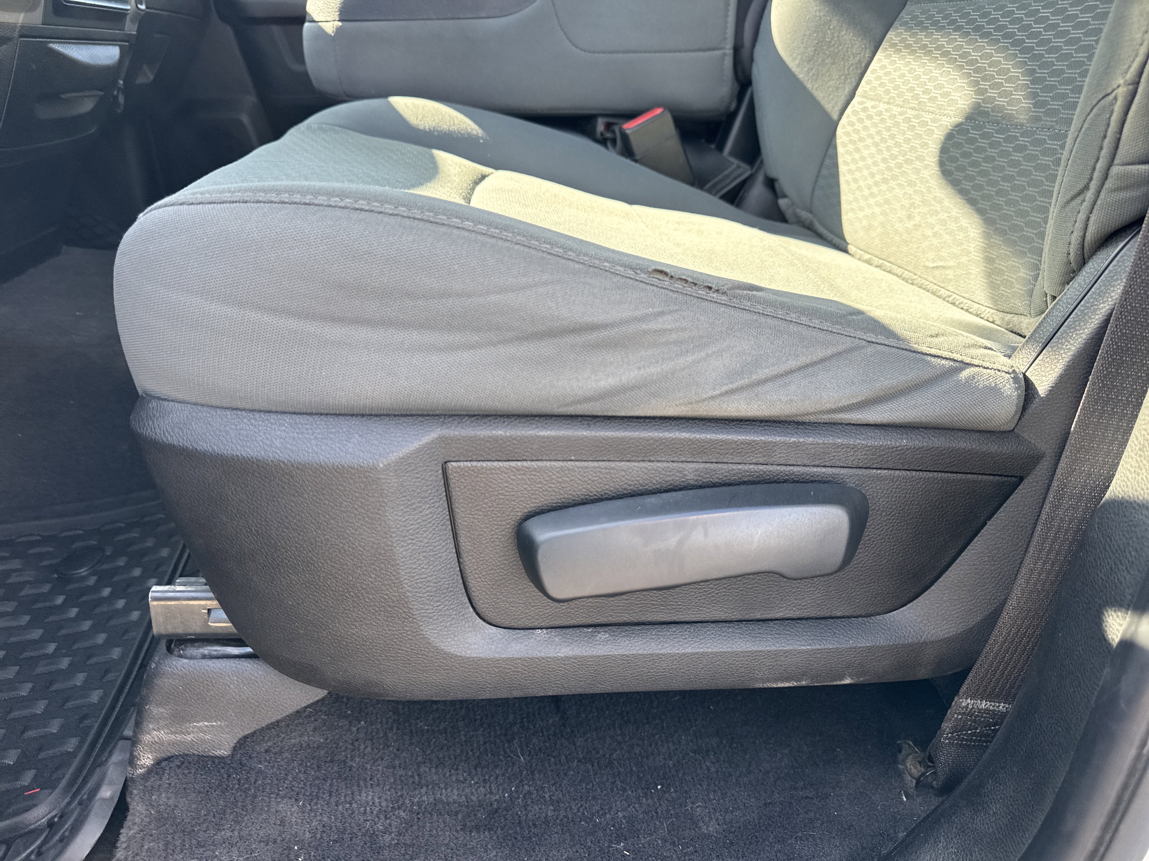 2019 RAM 1500 Classic Express Quad Cab 4x4 6'4" Box