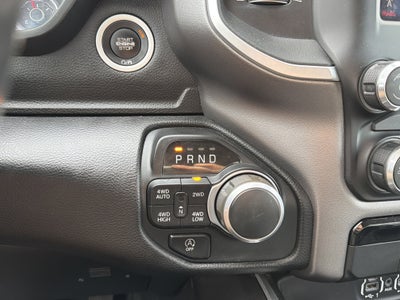 2020 RAM 1500 Big Horn Crew Cab 4x4 5'7" Box