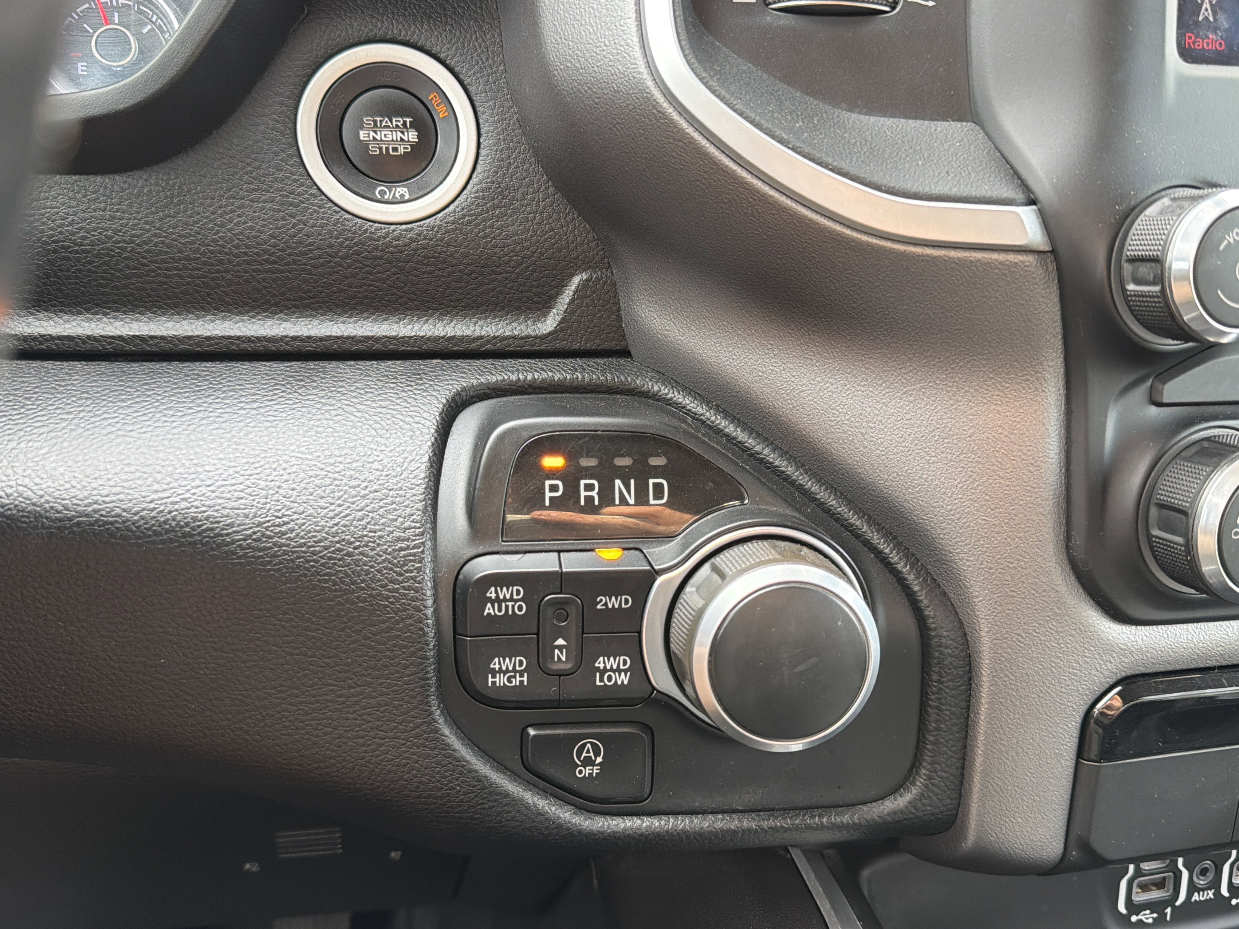 2020 RAM 1500 Big Horn Crew Cab 4x4 5'7" Box