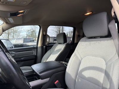 2020 RAM 1500 Big Horn Crew Cab 4x4 5'7" Box