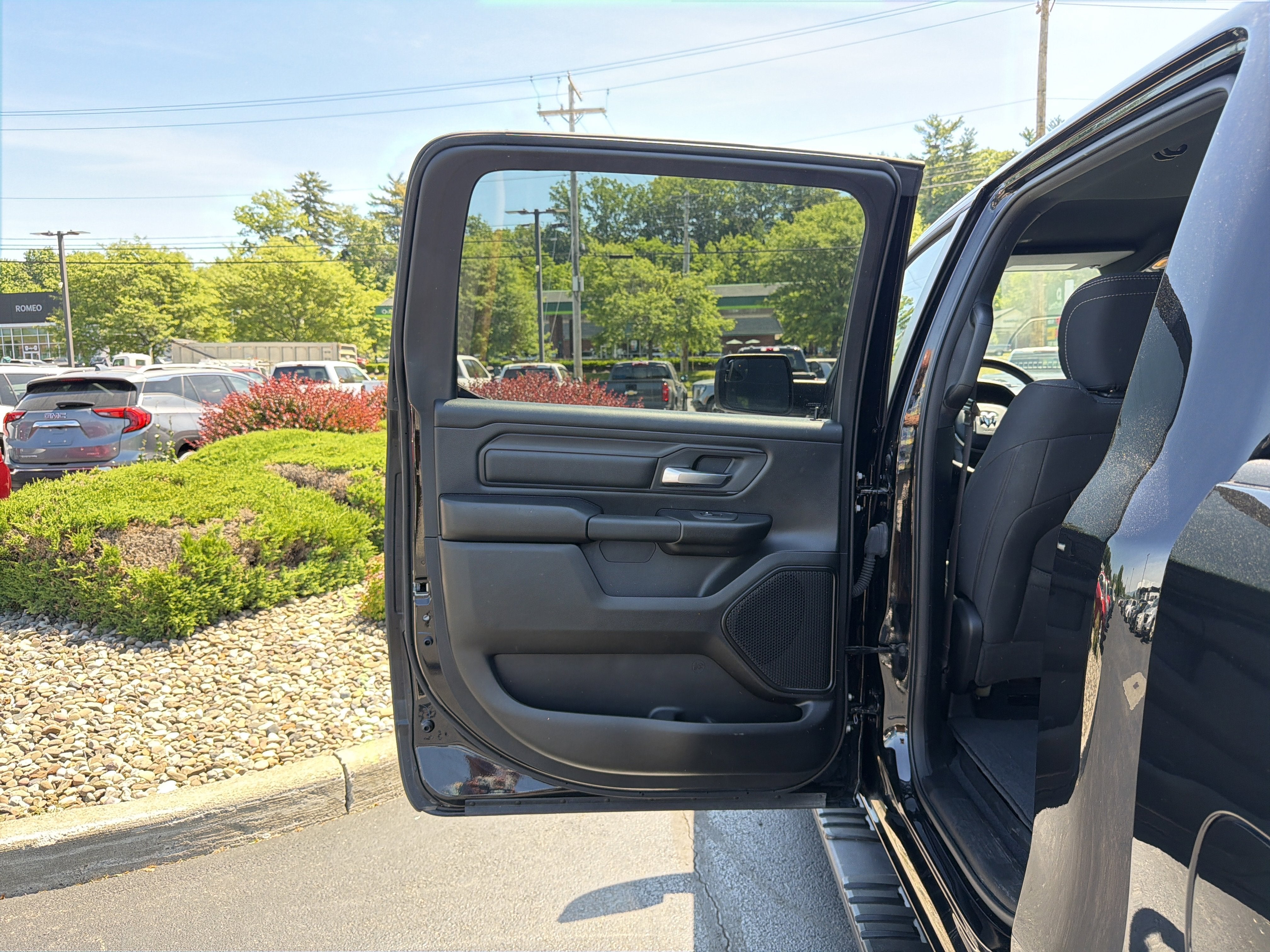 2025 RAM 1500 Tradesman Crew Cab 4x4 5'7" Box