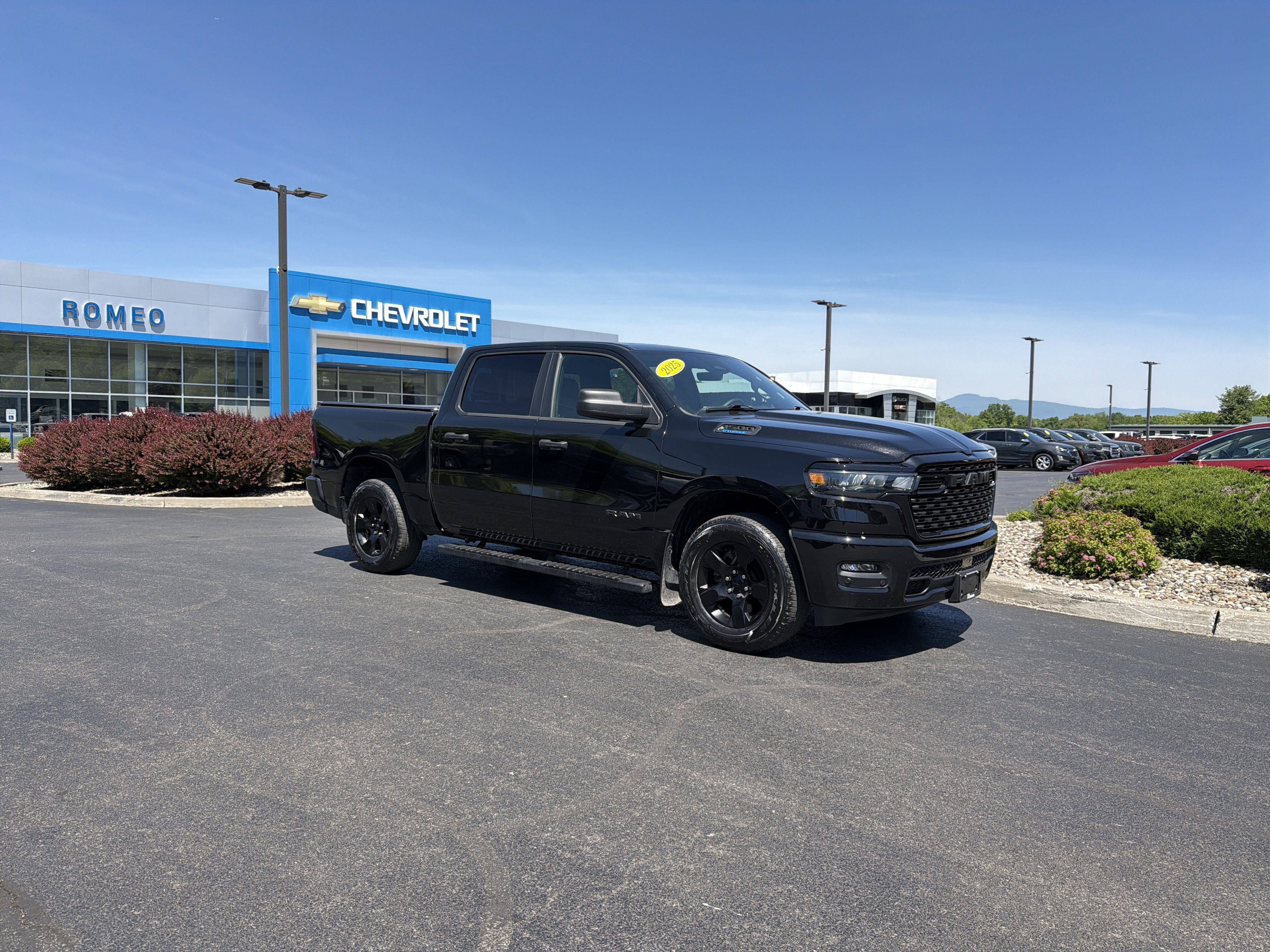 2025 RAM 1500 Tradesman Crew Cab 4x4 5'7" Box