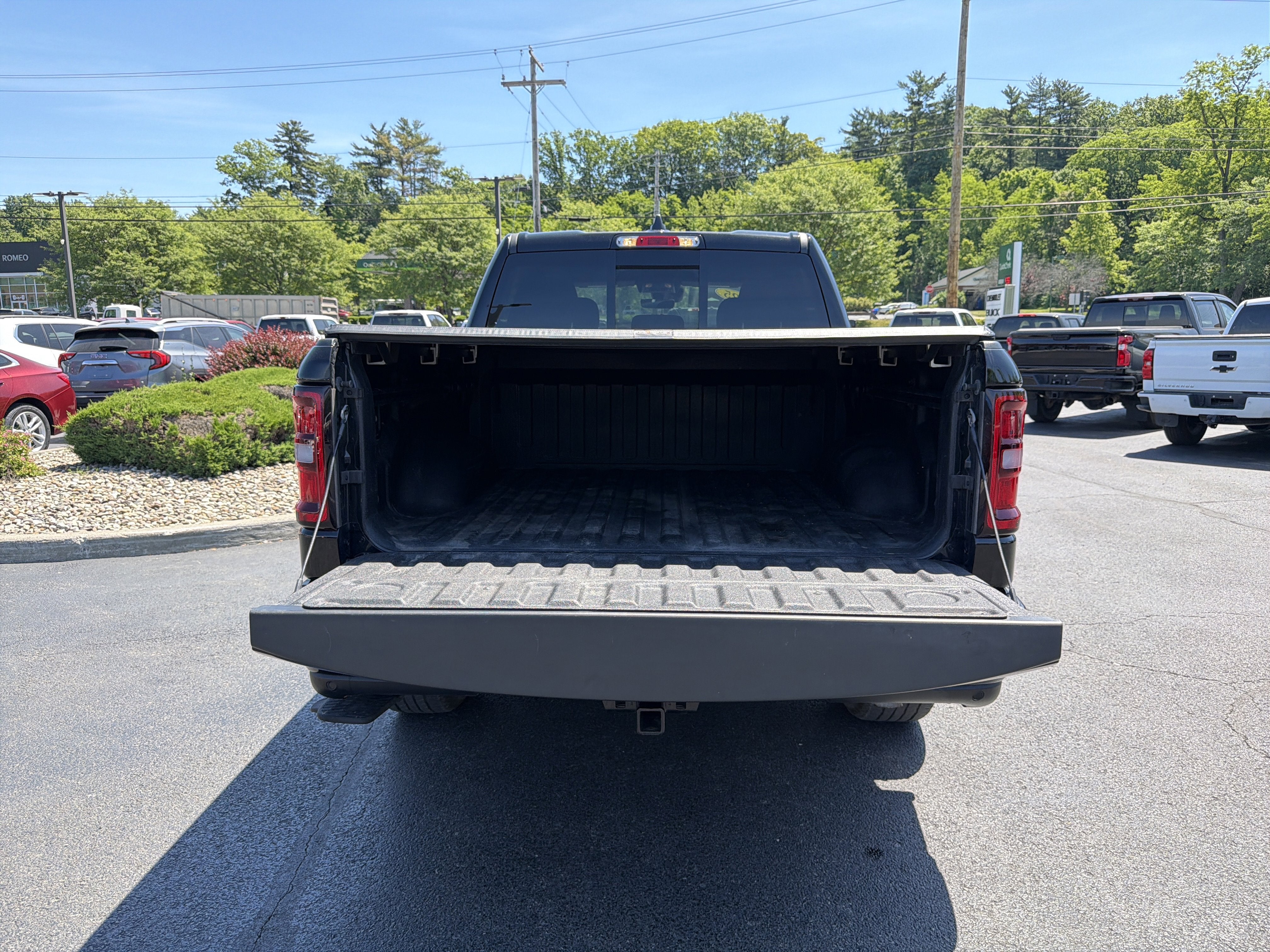 2025 RAM 1500 Tradesman Crew Cab 4x4 5'7" Box