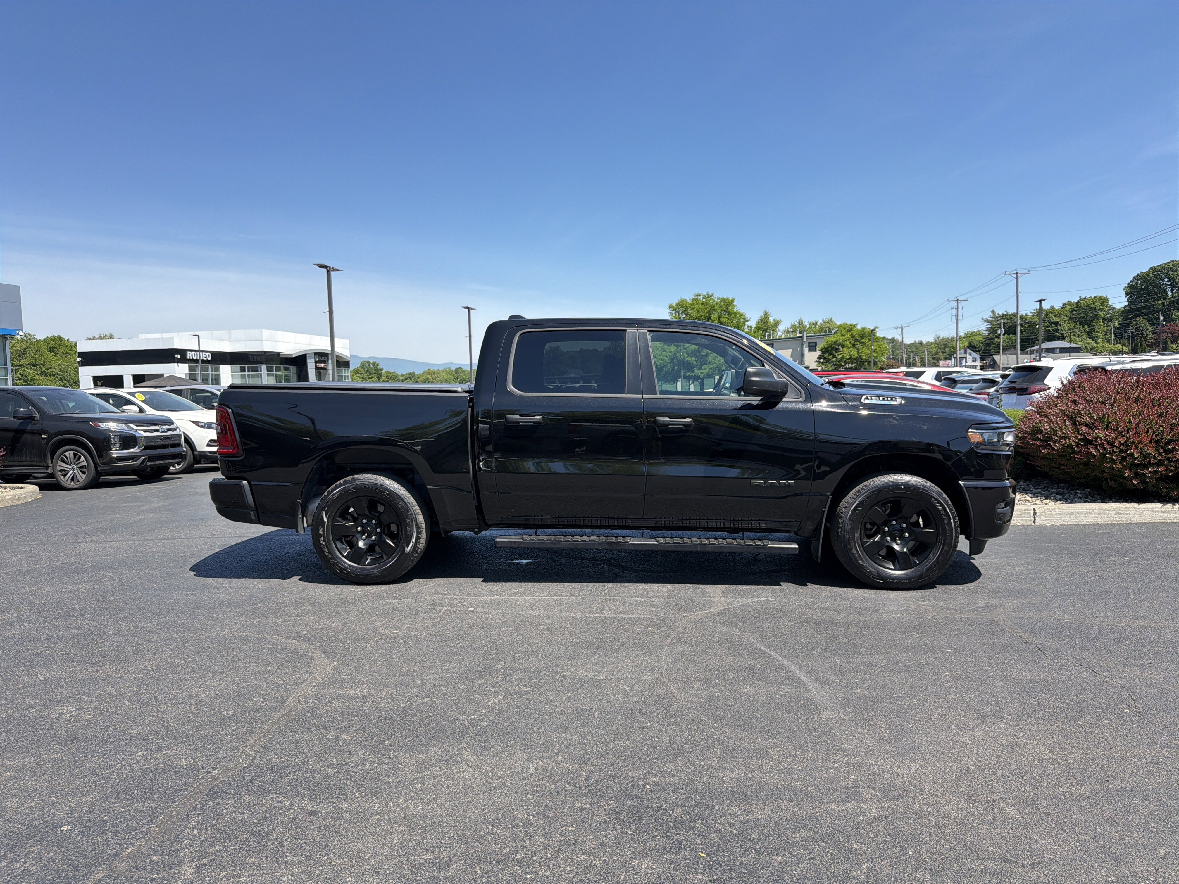 2025 RAM 1500 Tradesman Crew Cab 4x4 5'7" Box
