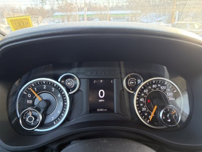 2022 RAM 1500 Big Horn Crew Cab 4x4 5'7" Box