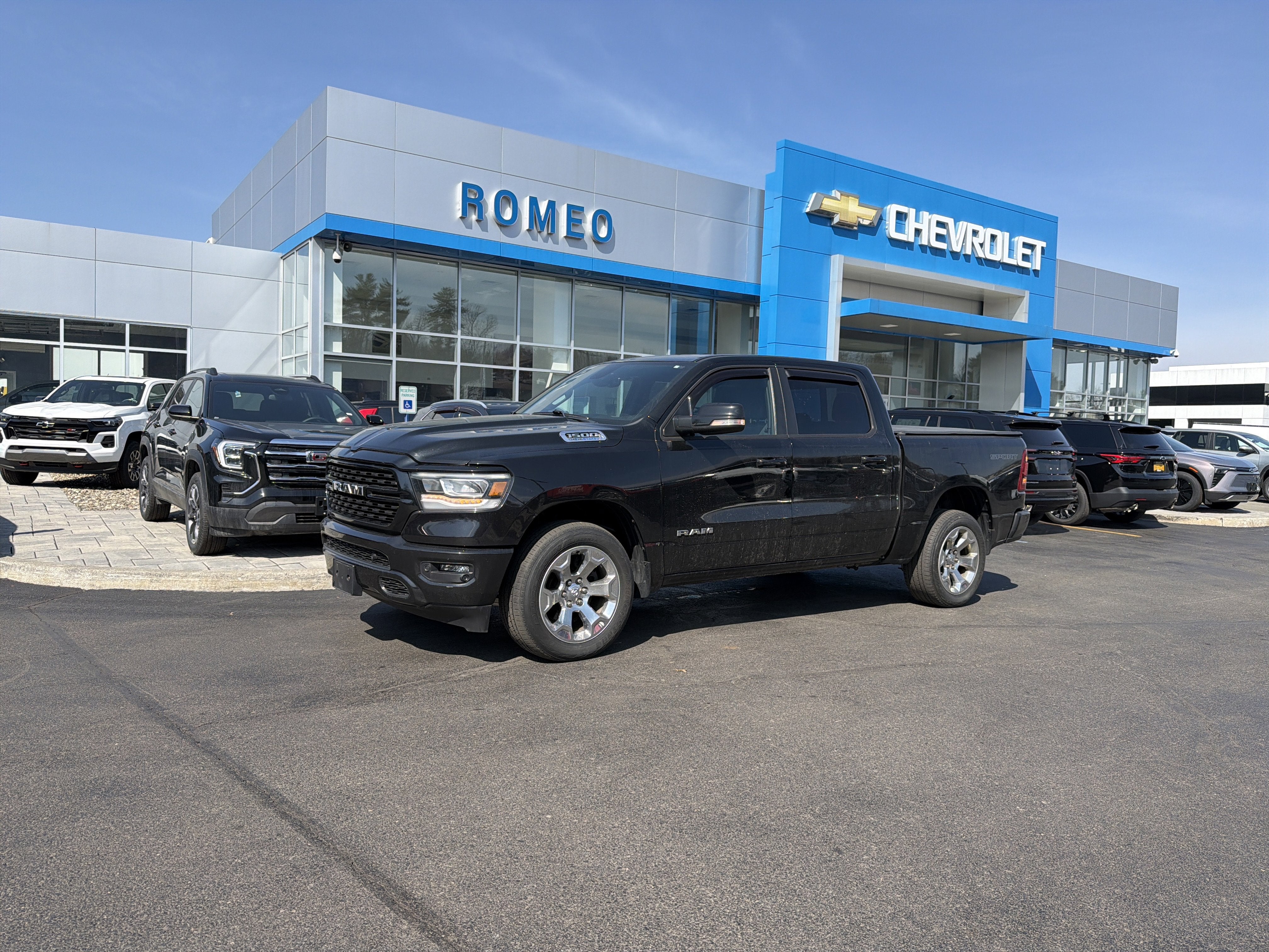 2022 RAM 1500 Big Horn Crew Cab 4x4 5'7" Box