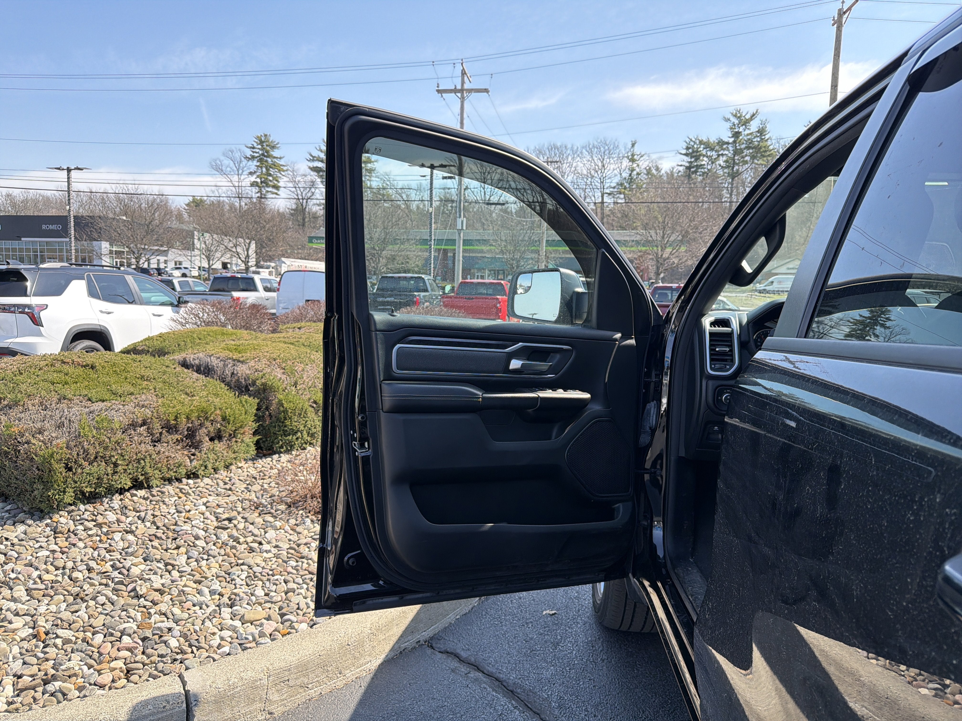 2022 RAM 1500 Big Horn Crew Cab 4x4 5'7" Box