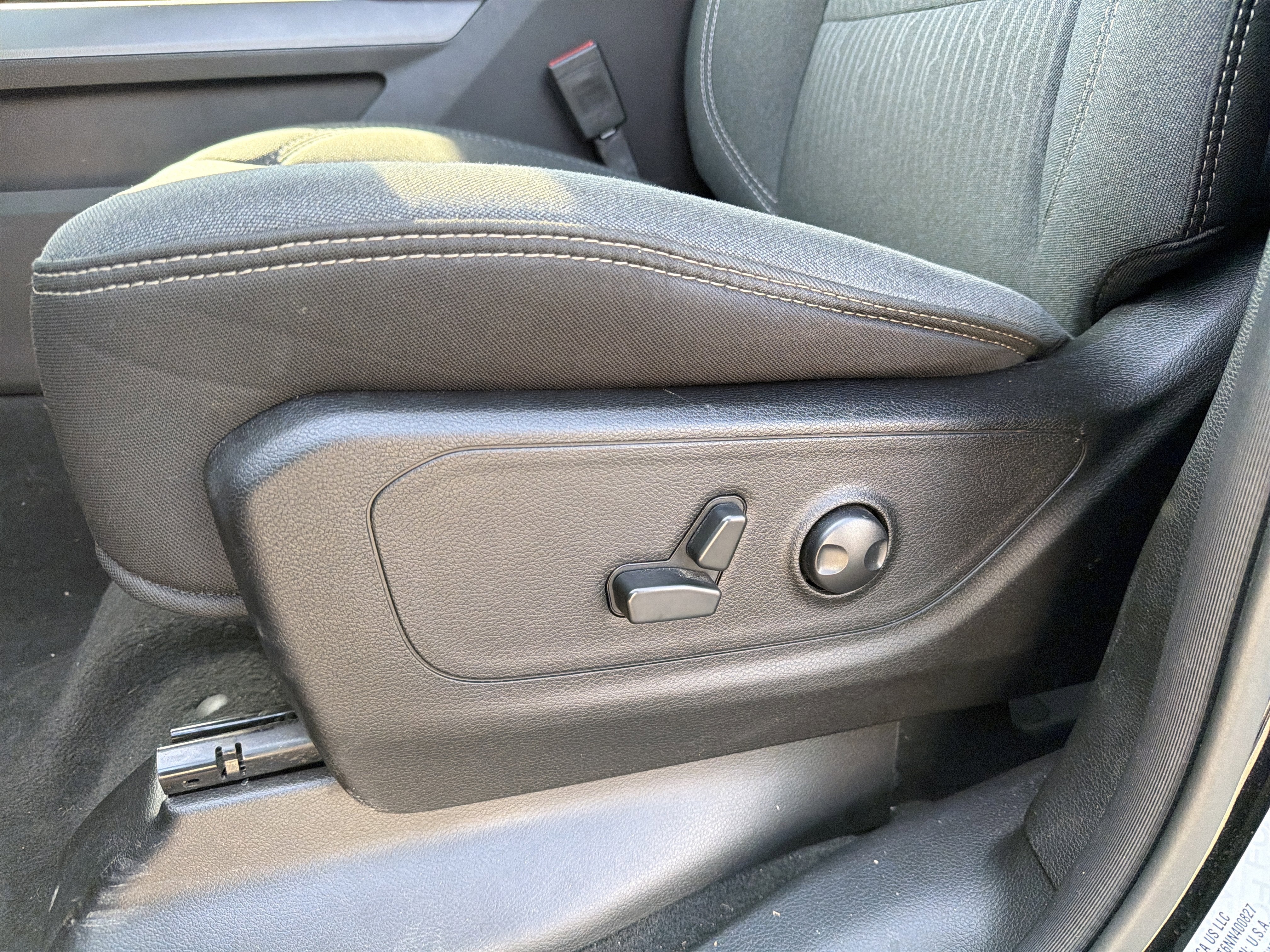 2022 RAM 1500 Big Horn Crew Cab 4x4 5'7" Box