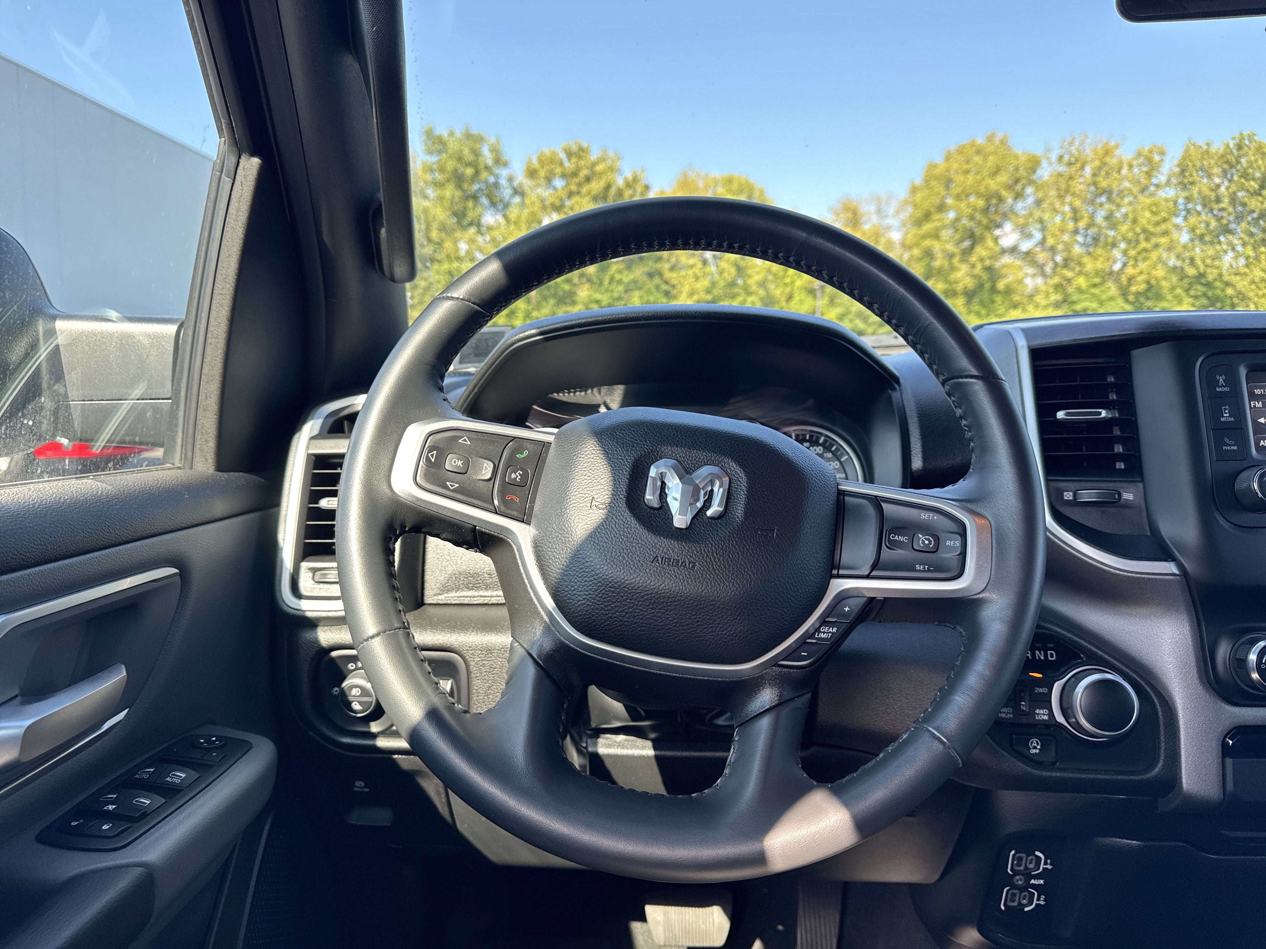 2022 RAM 1500 Big Horn Crew Cab 4x4 5'7" Box