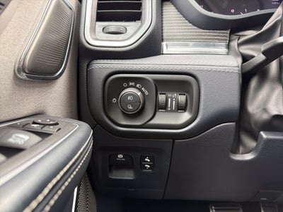 2023 RAM 1500 Limited Crew Cab 4x4 5'7" Box