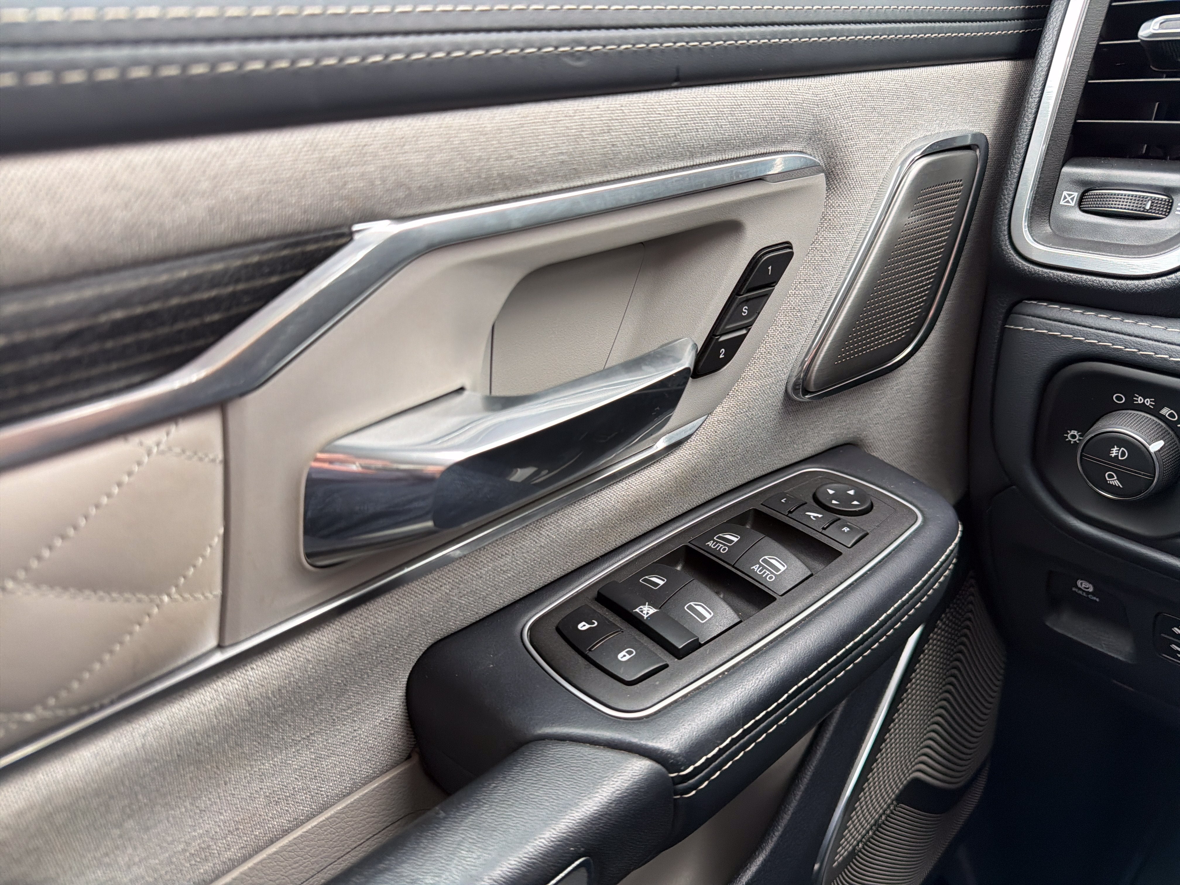 2023 RAM 1500 Limited Crew Cab 4x4 5'7" Box