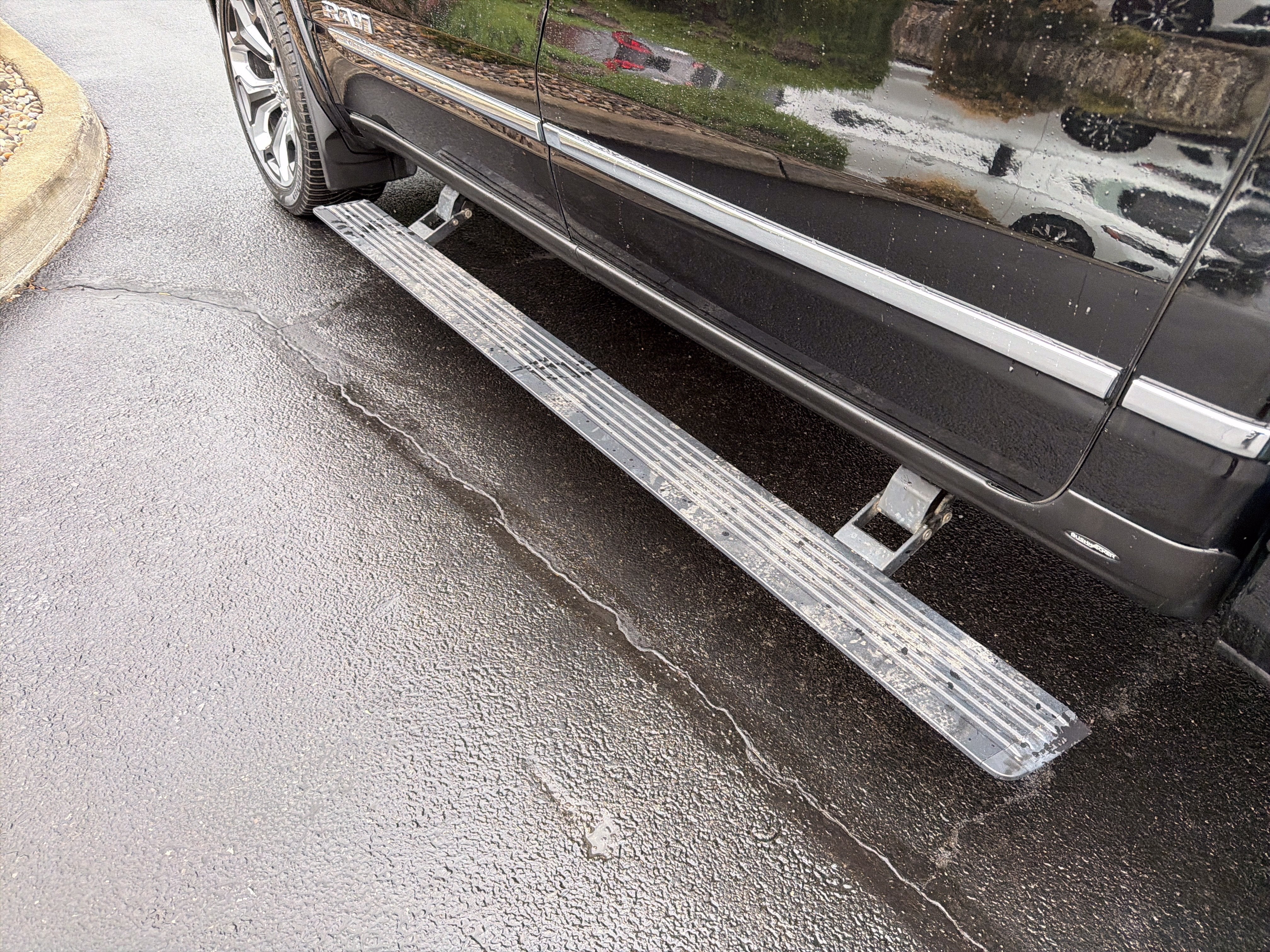 2023 RAM 1500 Limited Crew Cab 4x4 5'7" Box