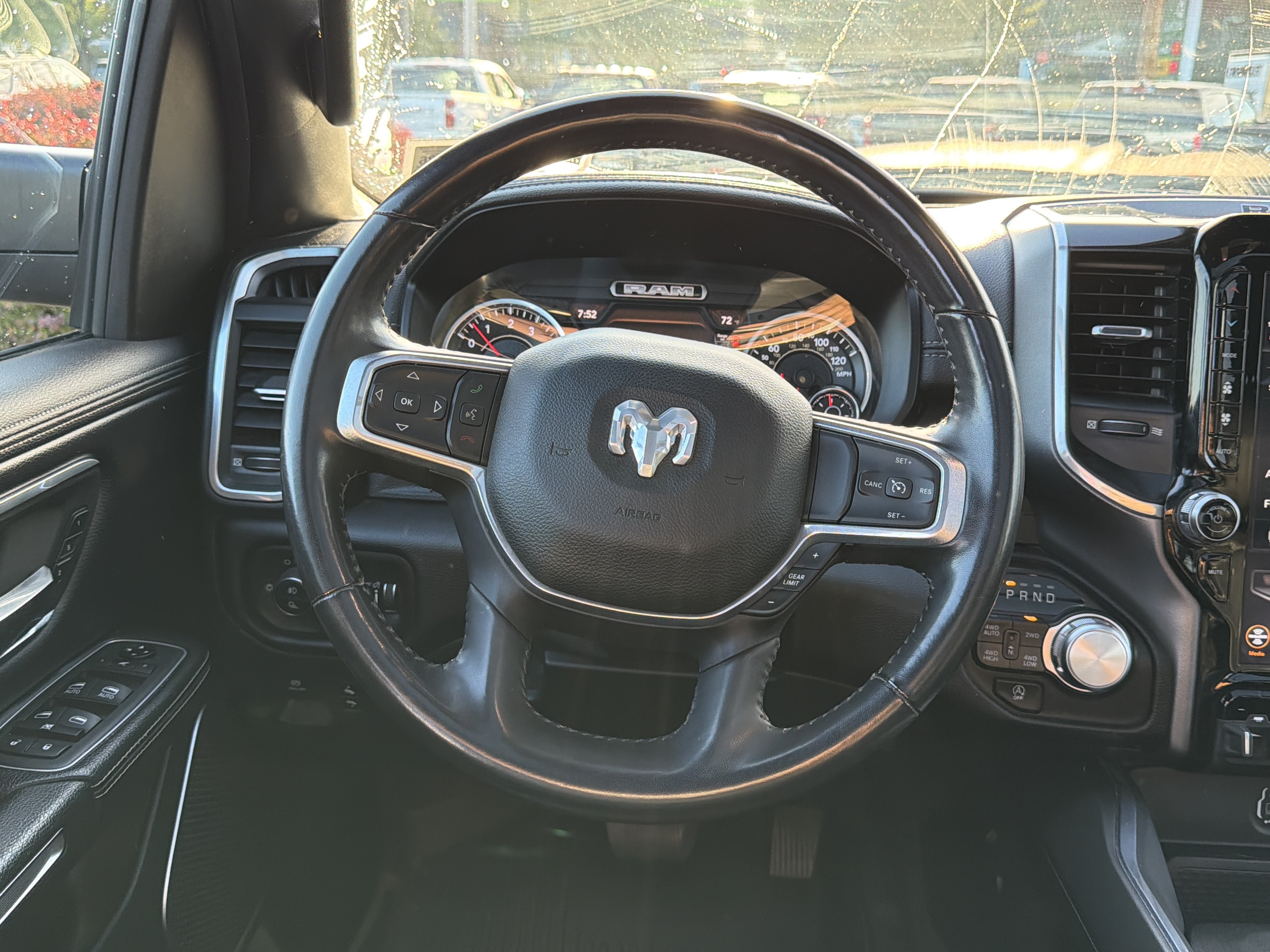 2021 RAM 1500 Laramie Crew Cab 4x4 5'7" Box