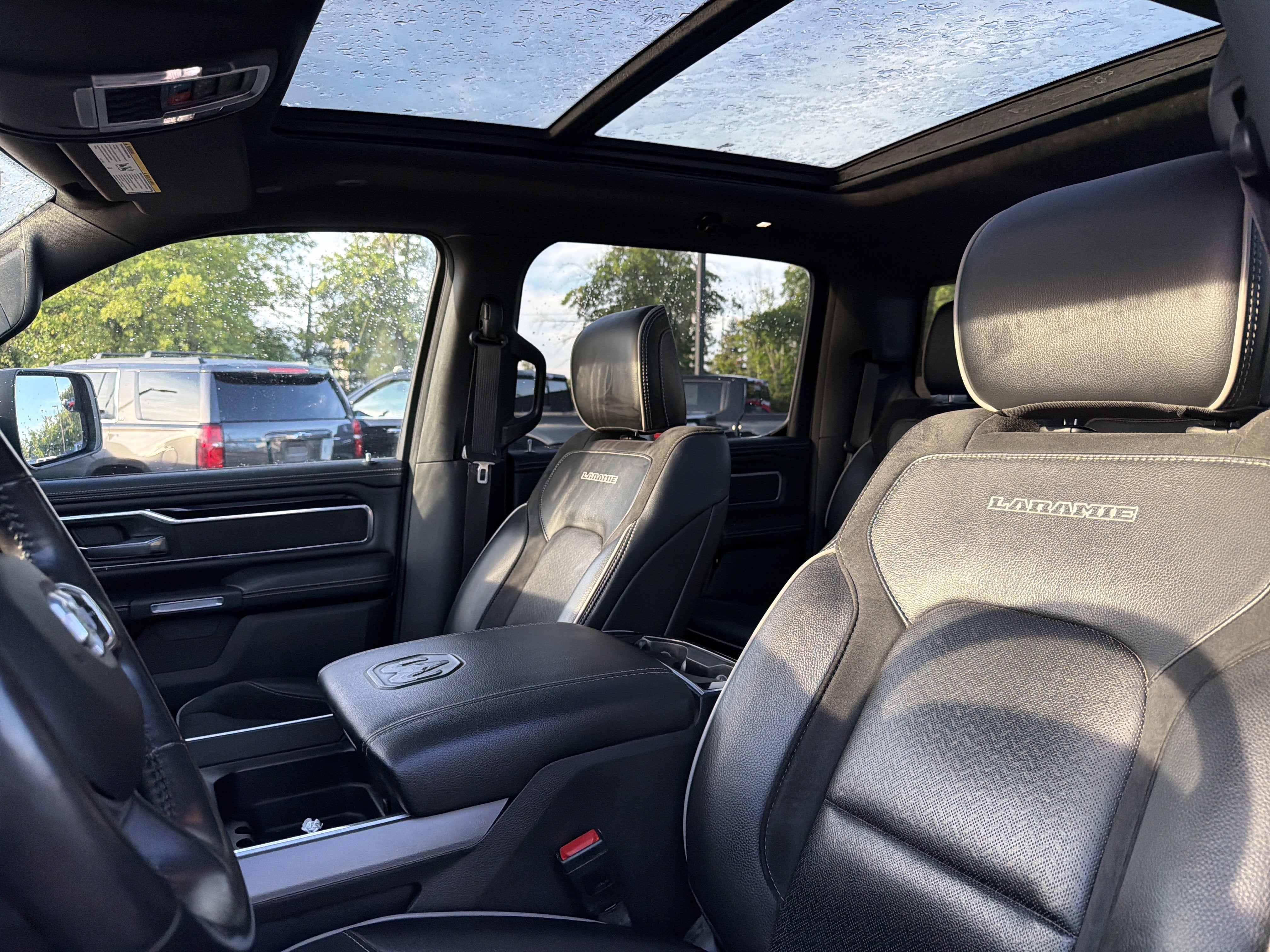 2021 RAM 1500 Laramie Crew Cab 4x4 5'7" Box