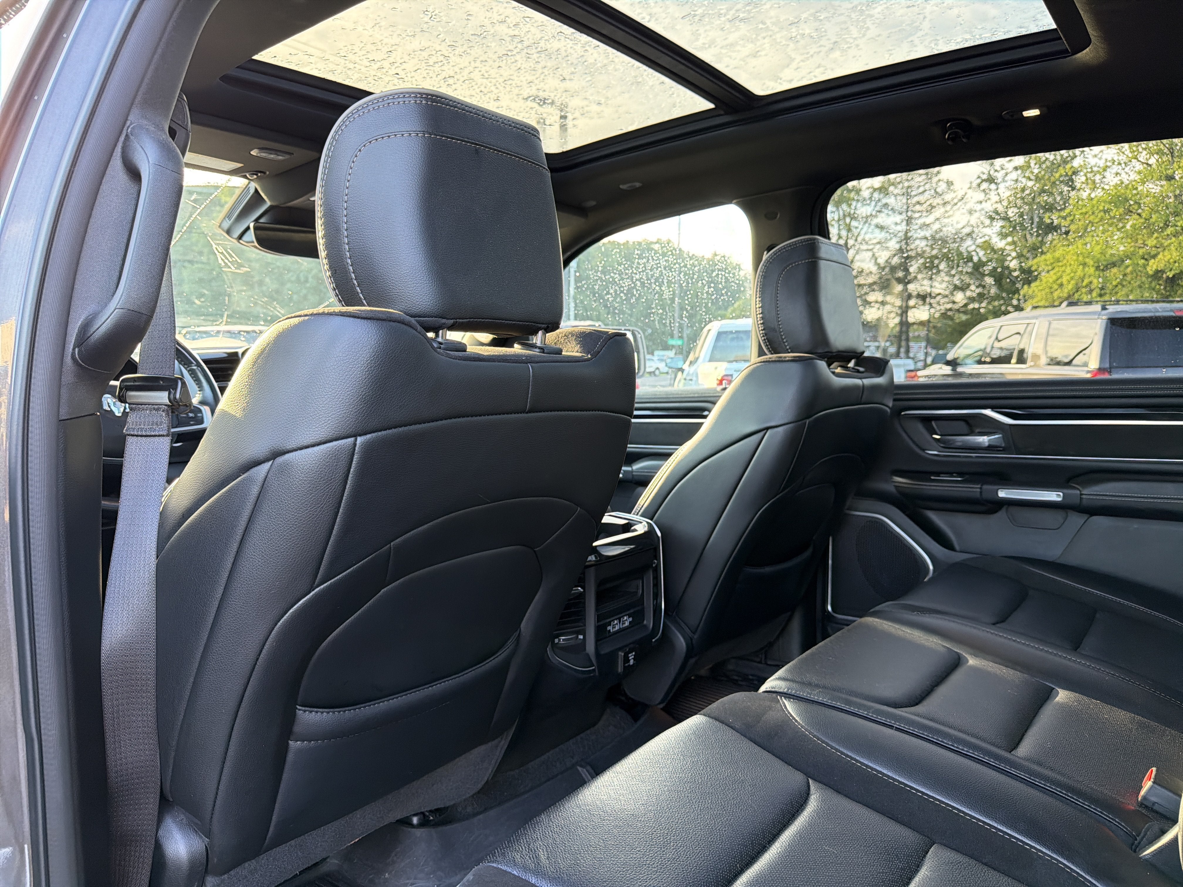 2021 RAM 1500 Laramie Crew Cab 4x4 5'7" Box