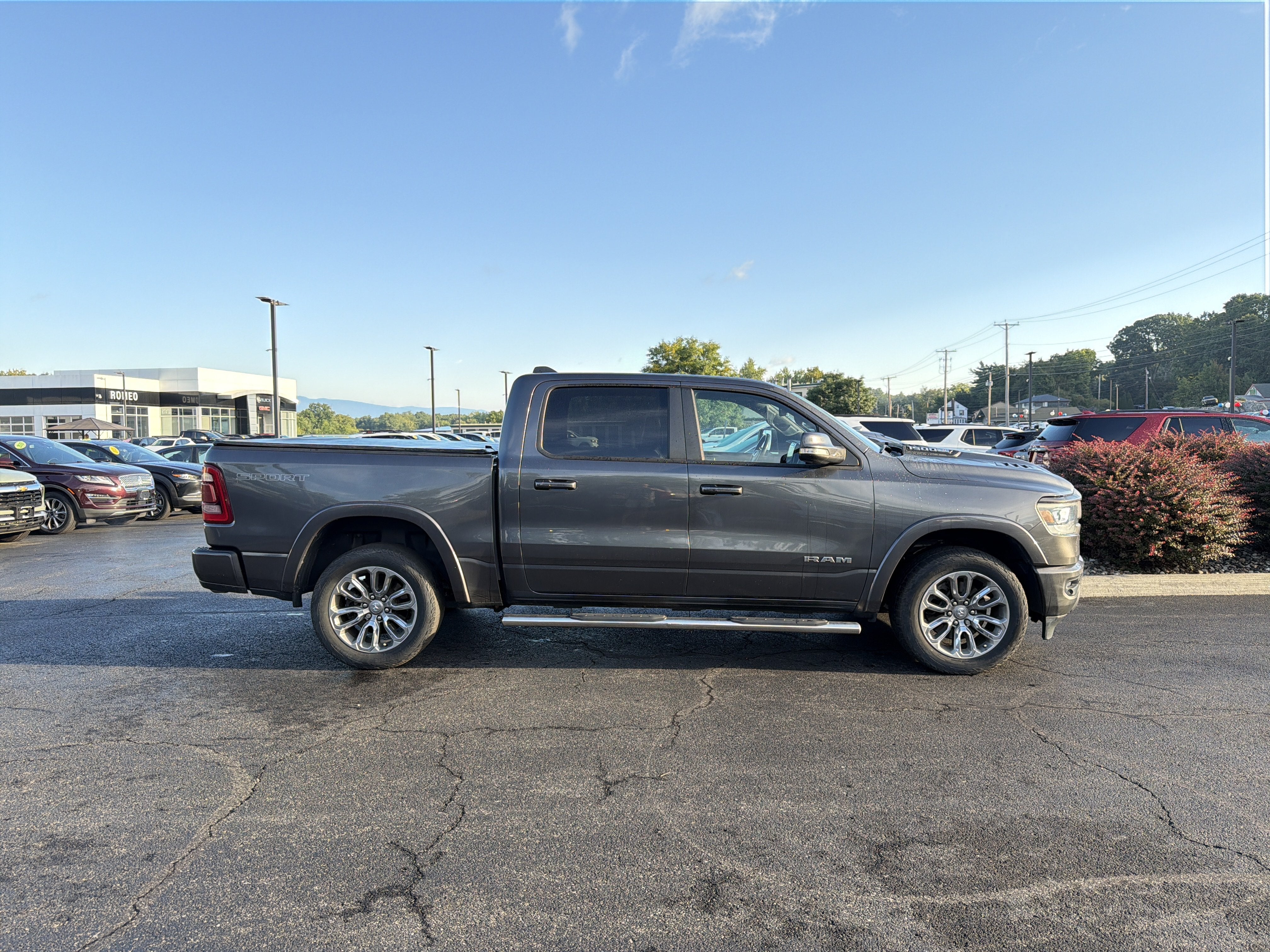 2021 RAM 1500 Laramie Crew Cab 4x4 5'7" Box
