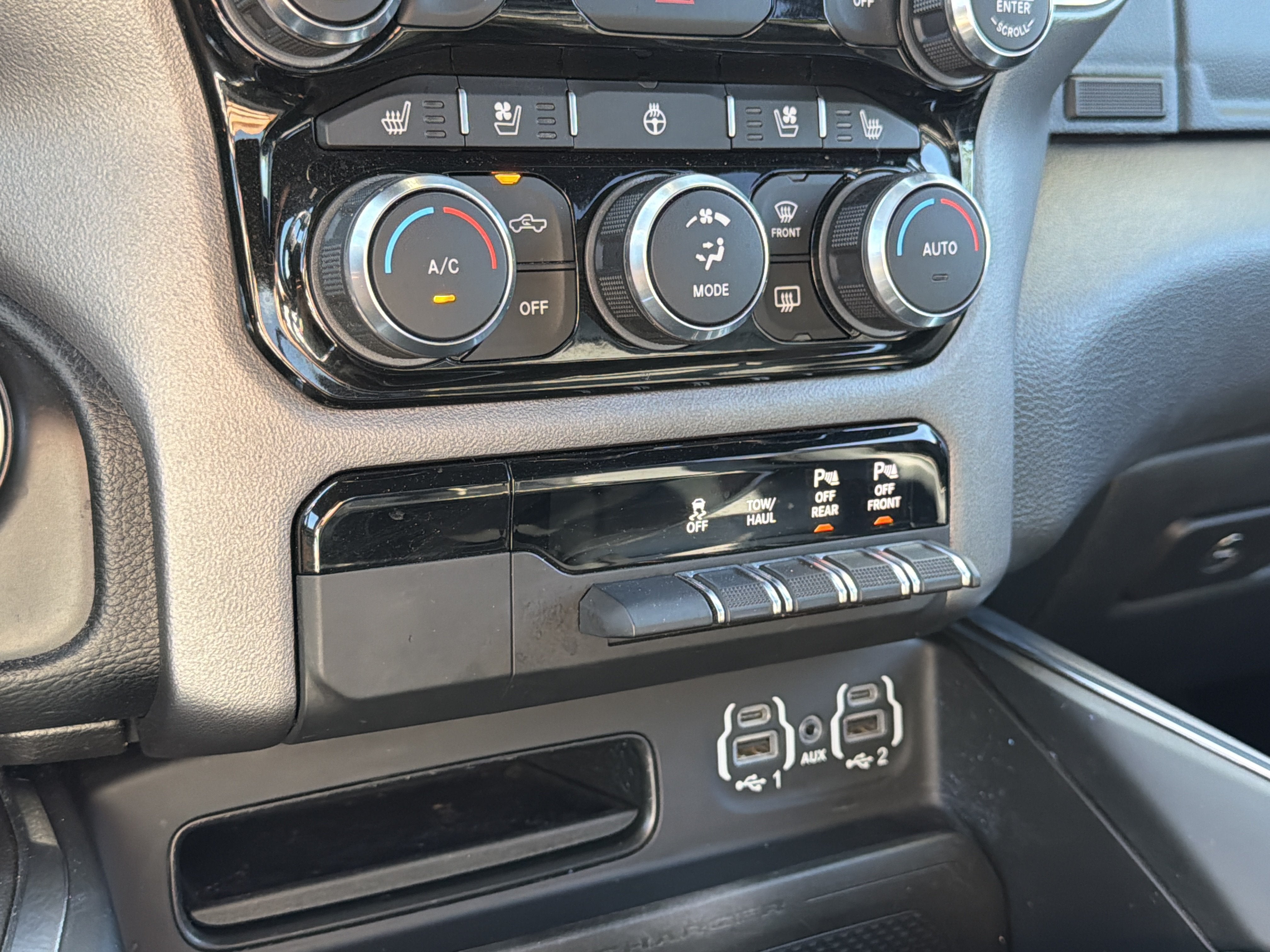 2021 RAM 1500 Laramie Crew Cab 4x4 5'7" Box