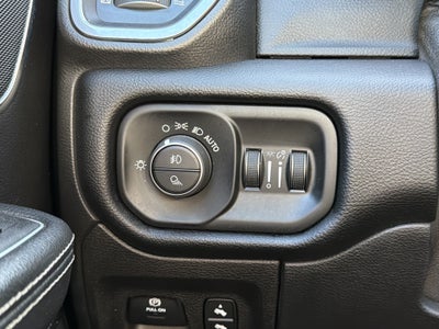 2021 RAM 1500 Laramie Crew Cab 4x4 5'7" Box