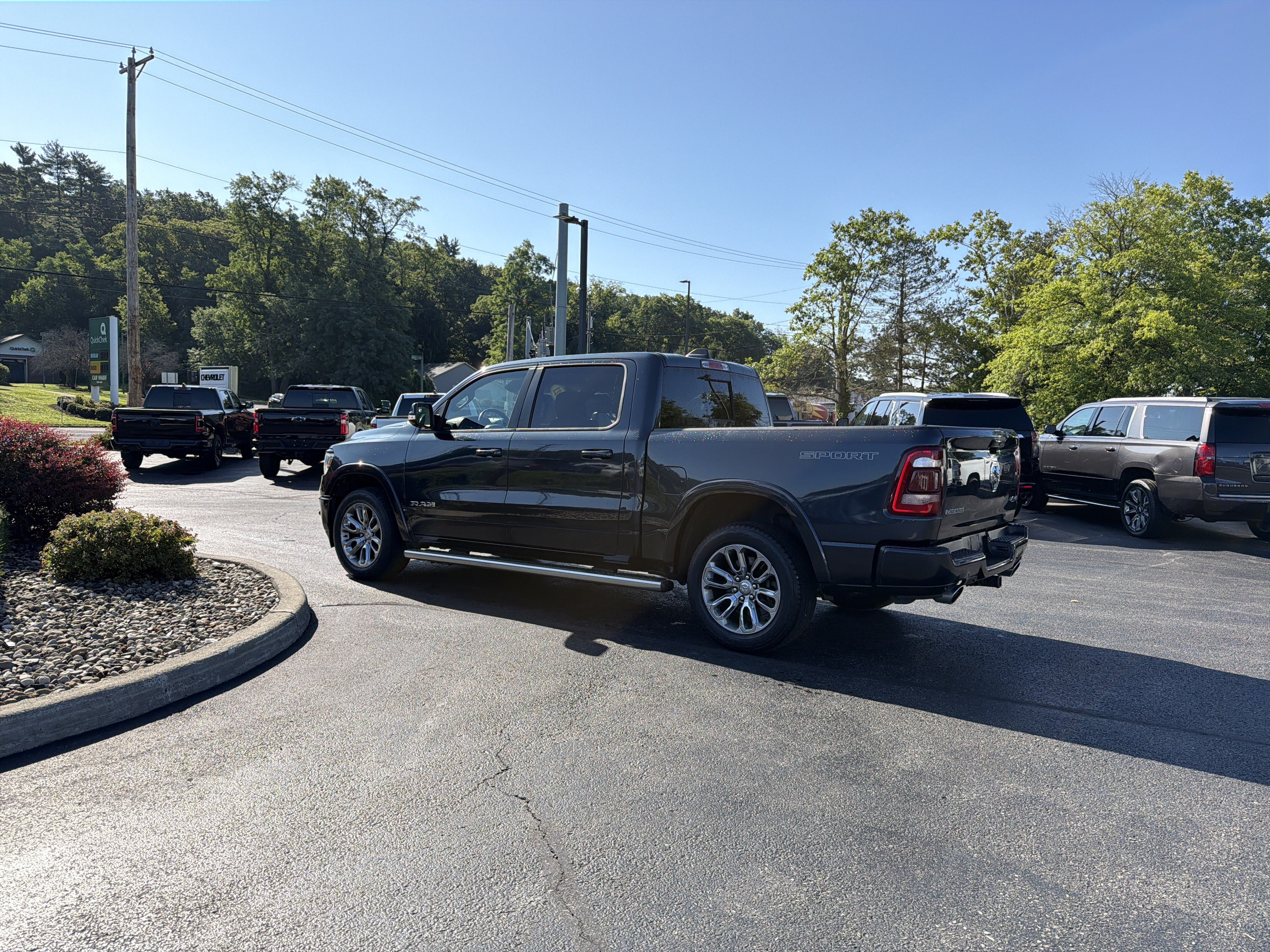 2021 RAM 1500 Laramie Crew Cab 4x4 5'7" Box