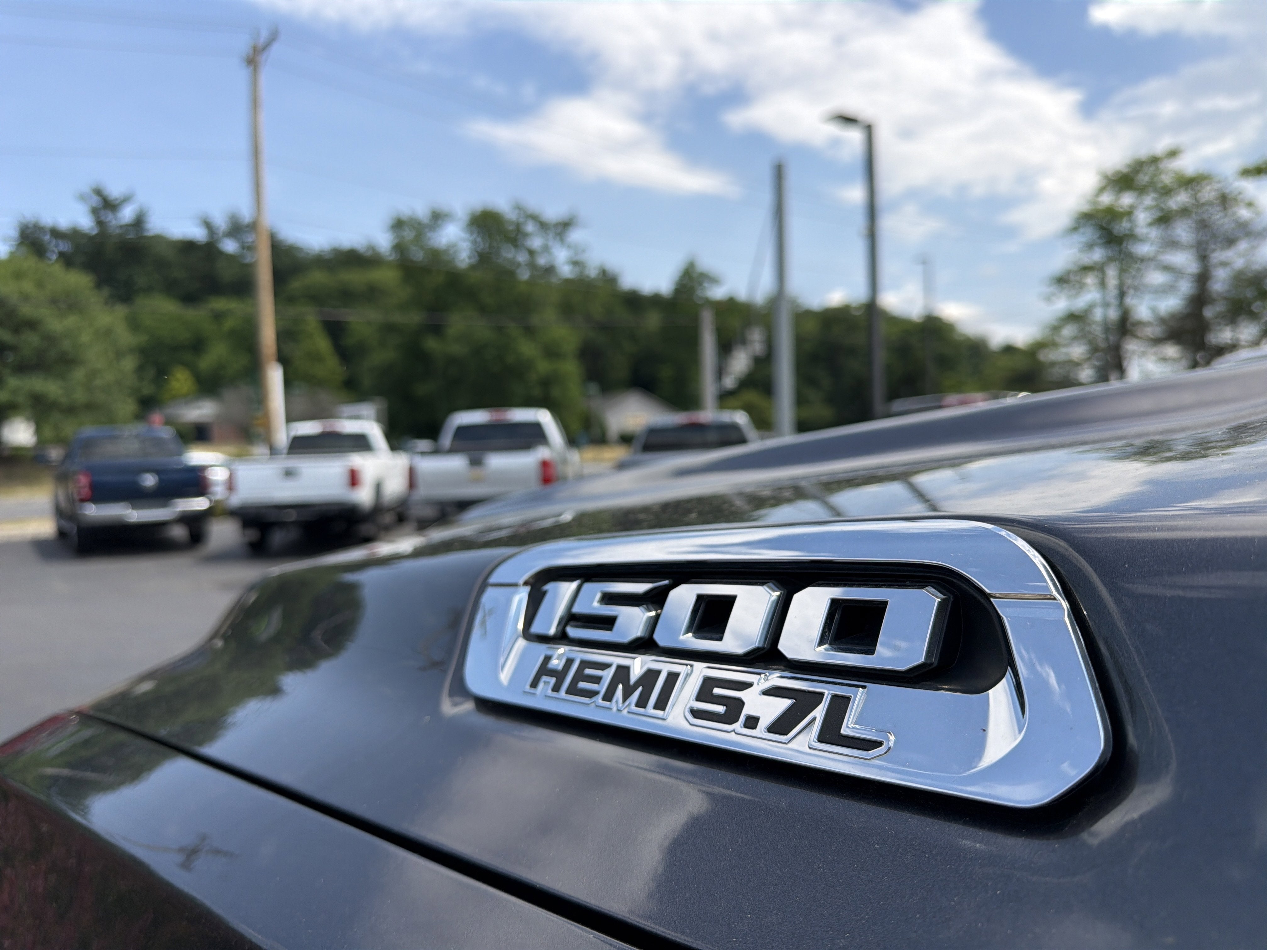 2019 RAM 1500 Laramie Crew Cab 4x4 6'4" Box