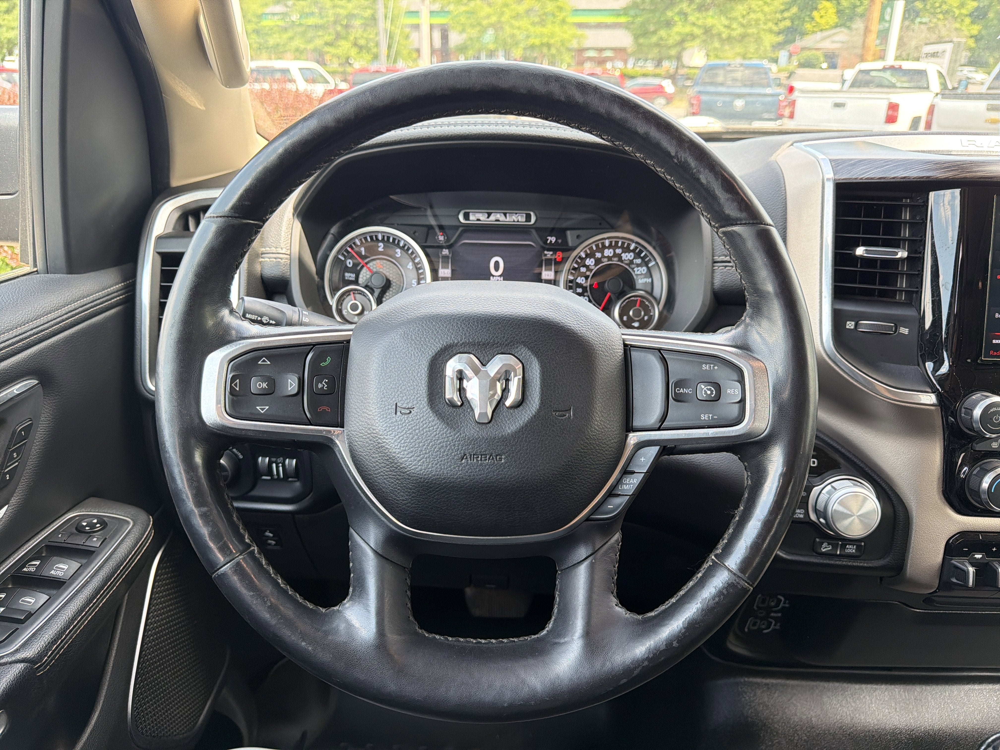 2019 RAM 1500 Laramie Crew Cab 4x4 6'4" Box