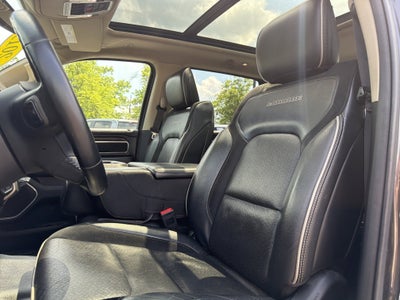 2019 RAM 1500 Laramie Crew Cab 4x4 6'4" Box