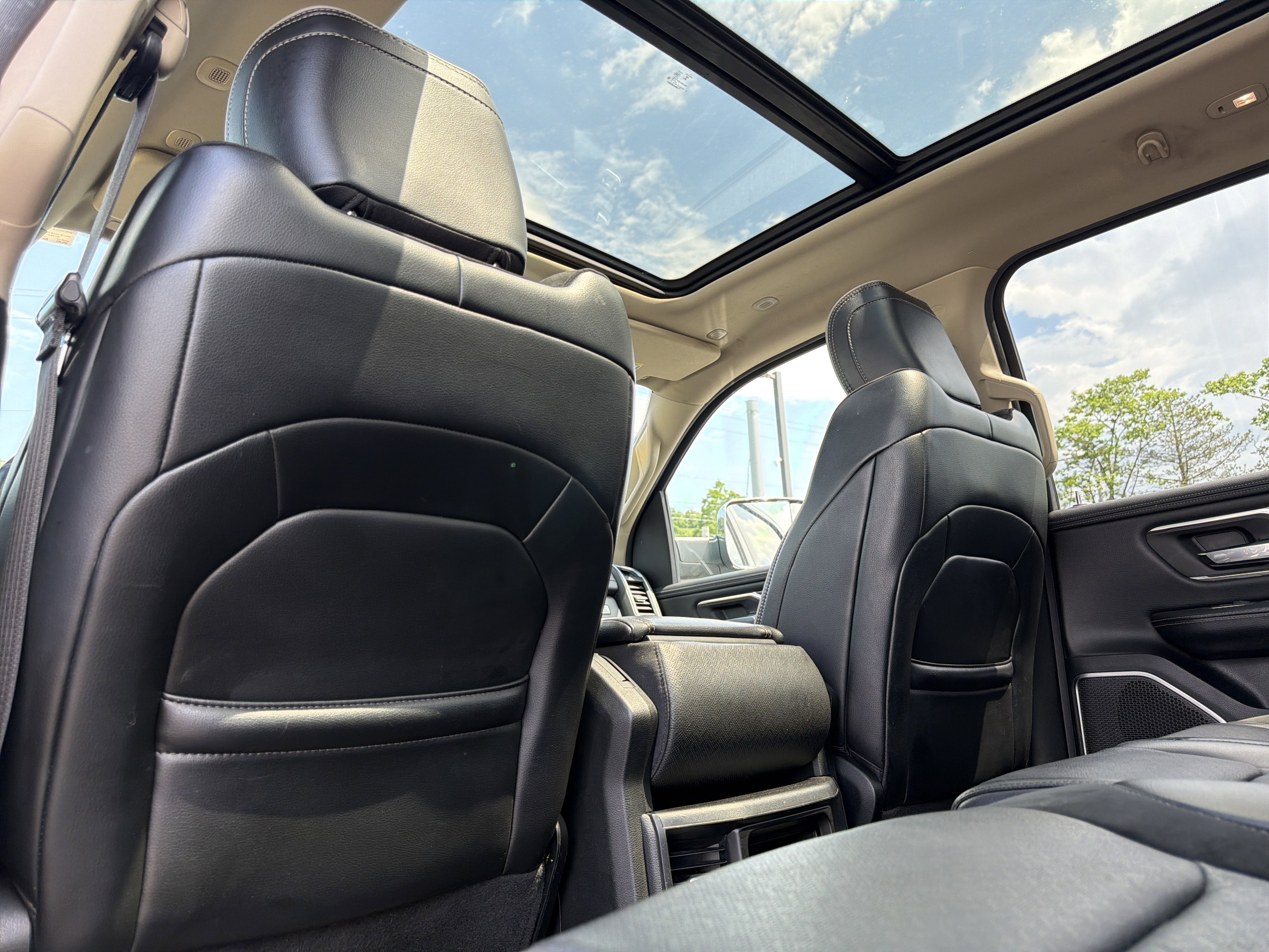 2019 RAM 1500 Laramie Crew Cab 4x4 6'4" Box