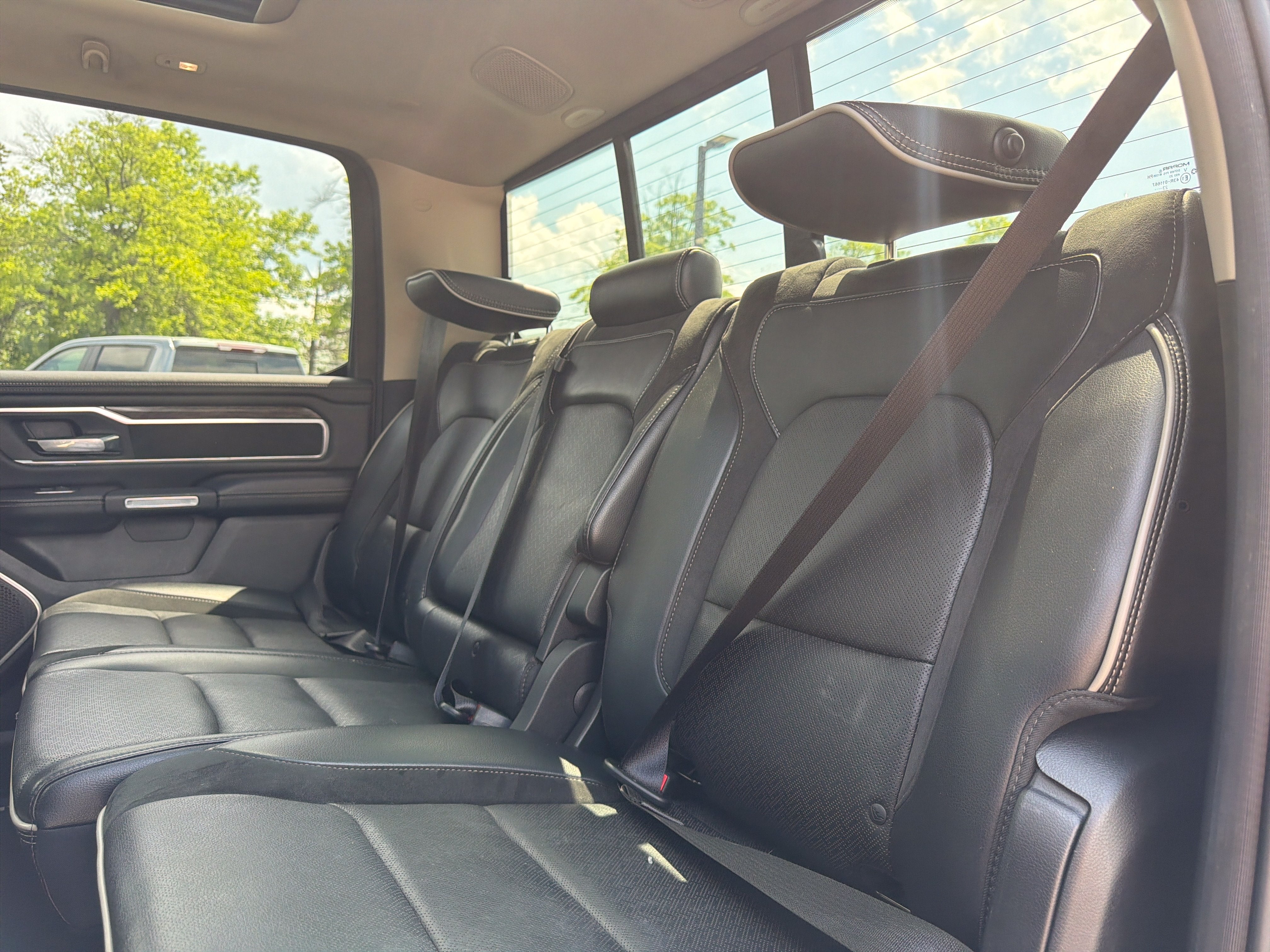 2019 RAM 1500 Laramie Crew Cab 4x4 6'4" Box