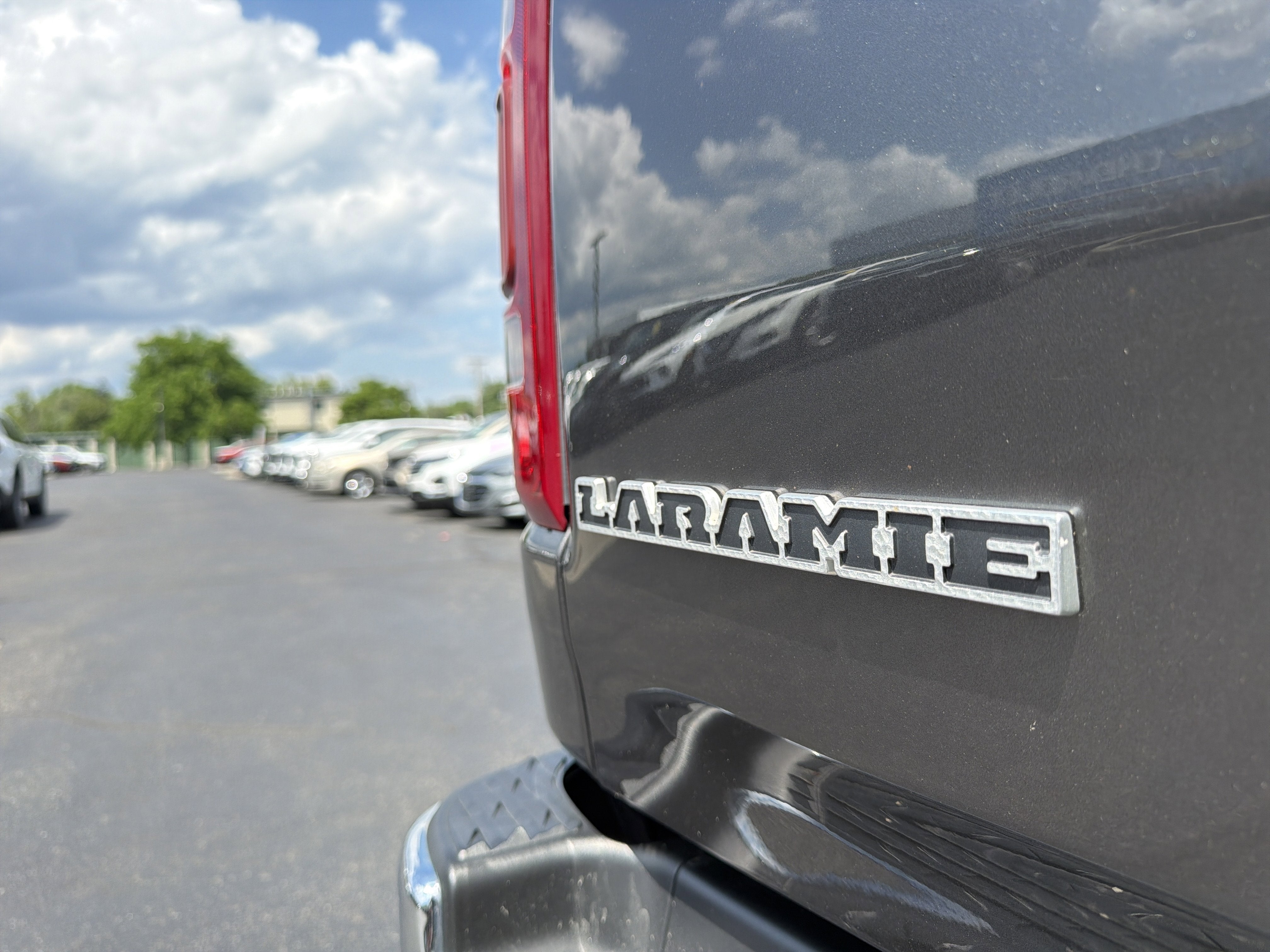 2019 RAM 1500 Laramie Crew Cab 4x4 6'4" Box