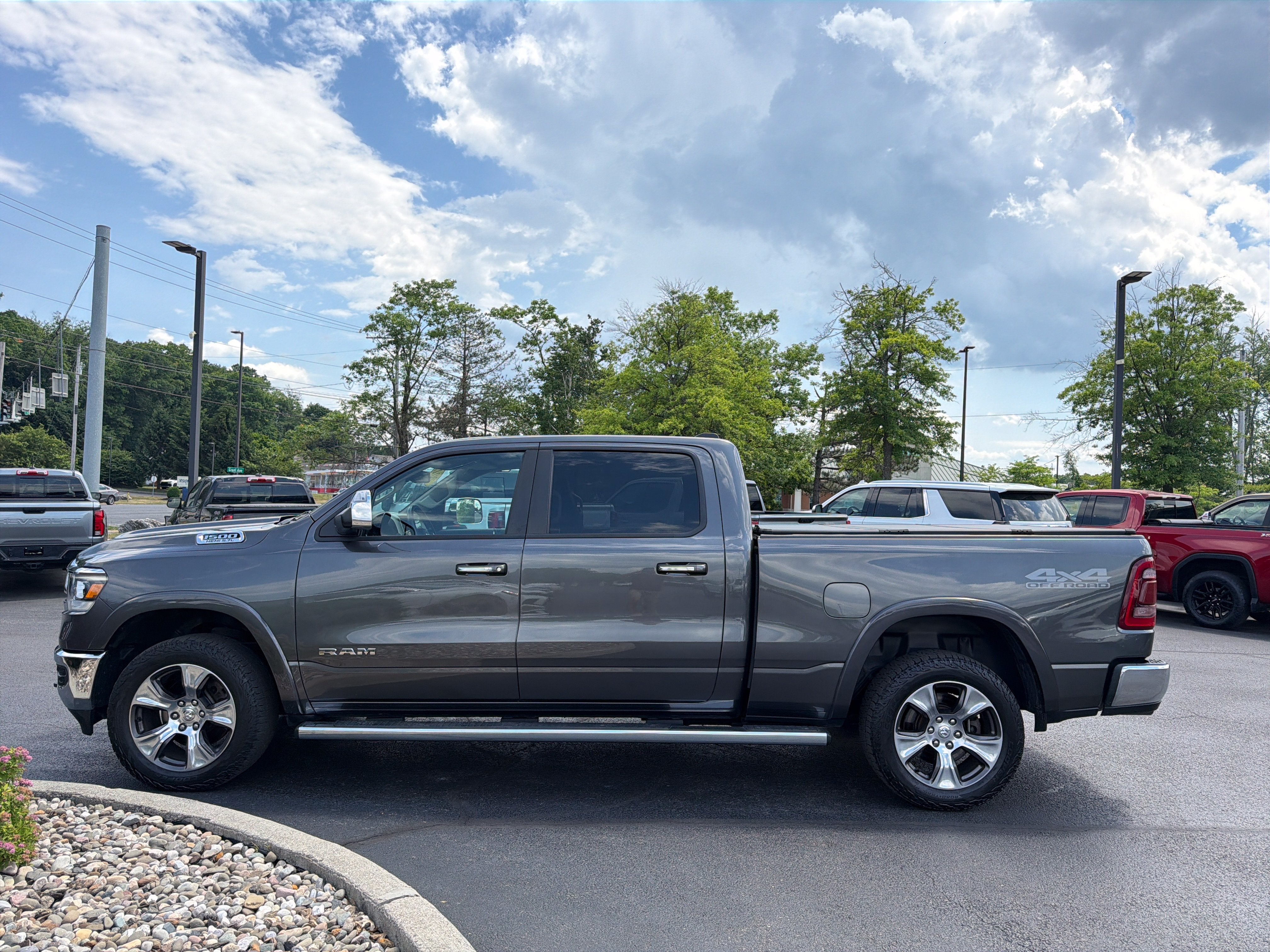 2019 RAM 1500 Laramie Crew Cab 4x4 6'4" Box