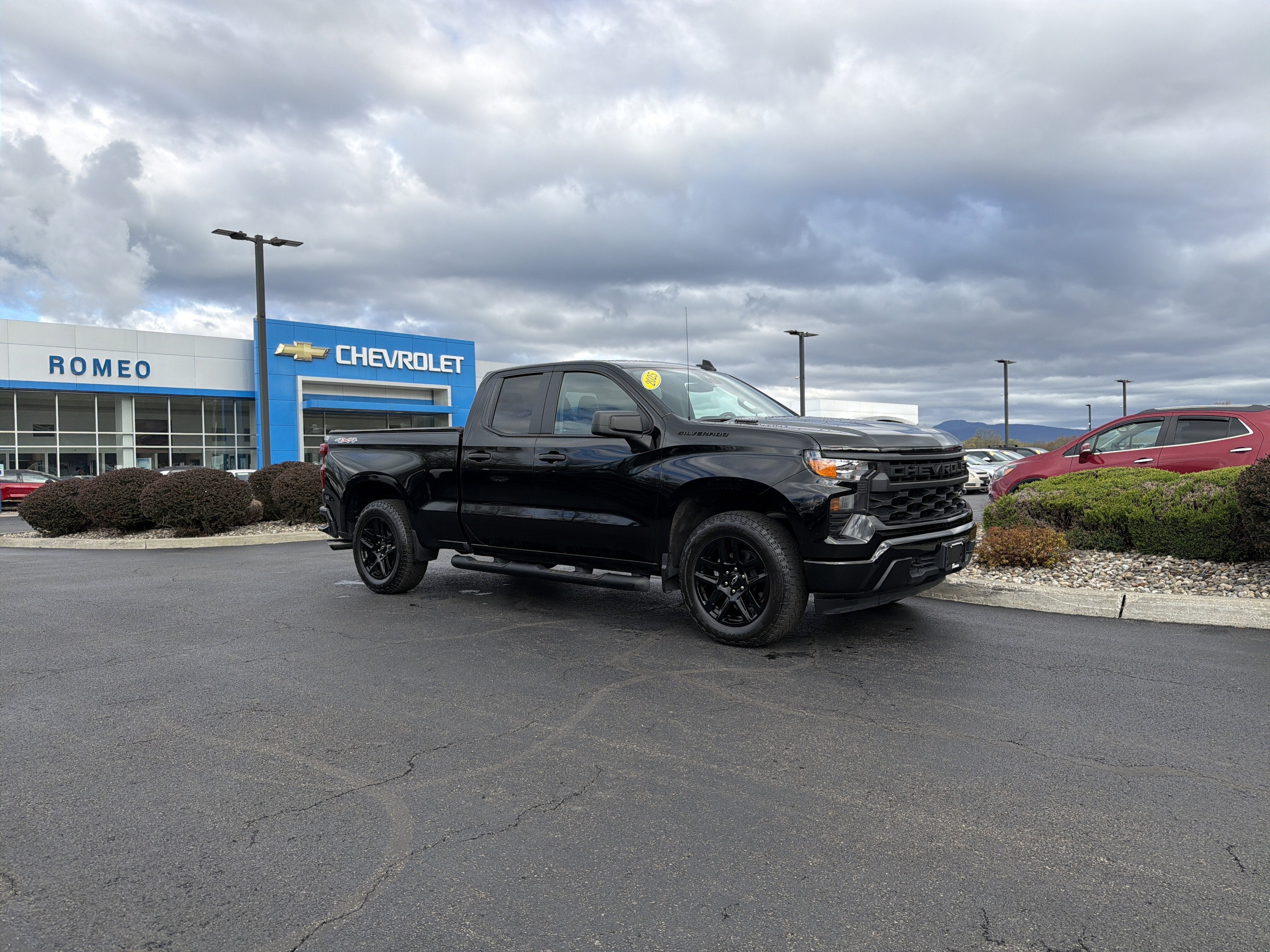 2025 Chevrolet Silverado 1500 Custom