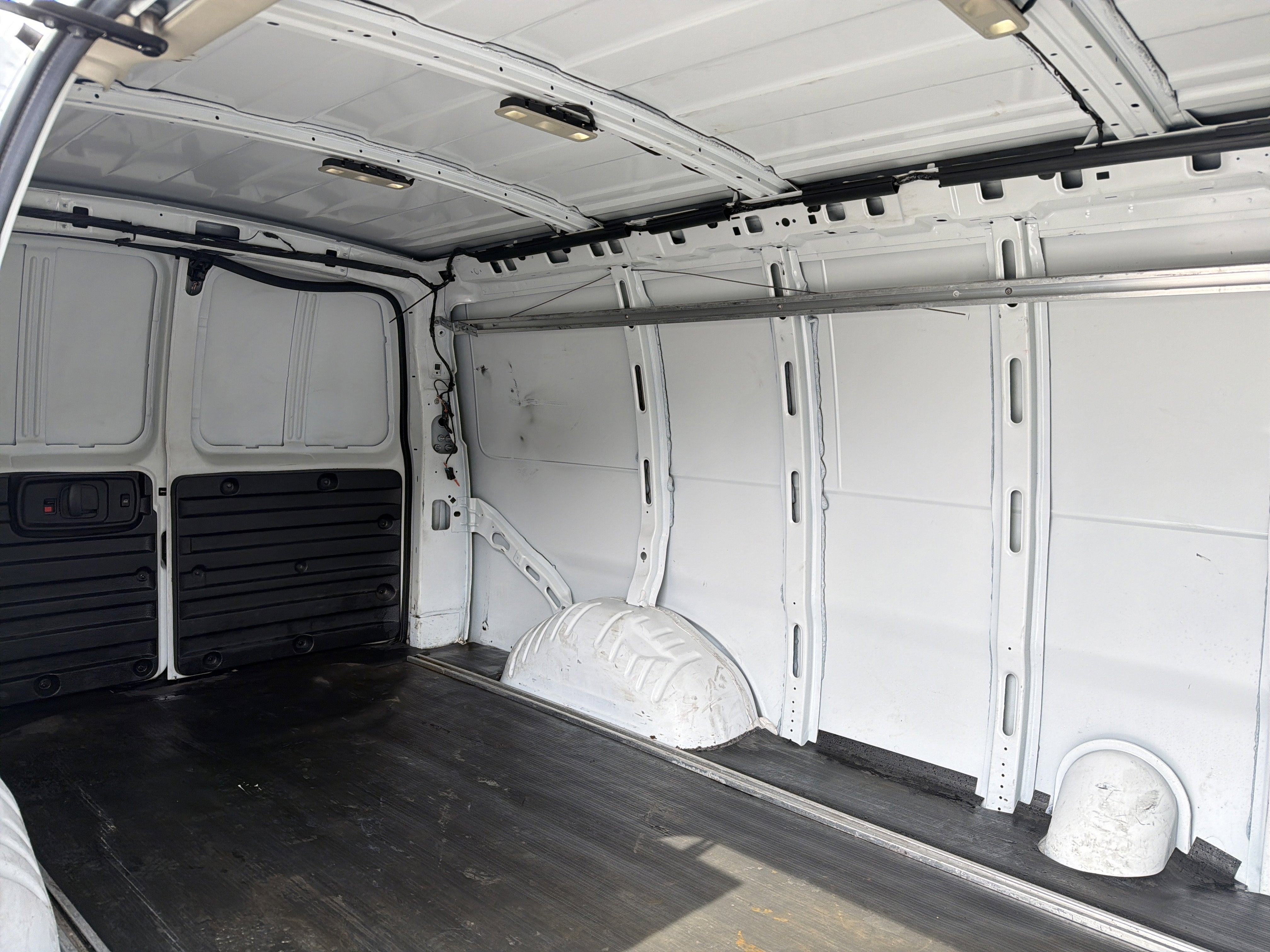 2021 Chevrolet Express Cargo 3500 WT