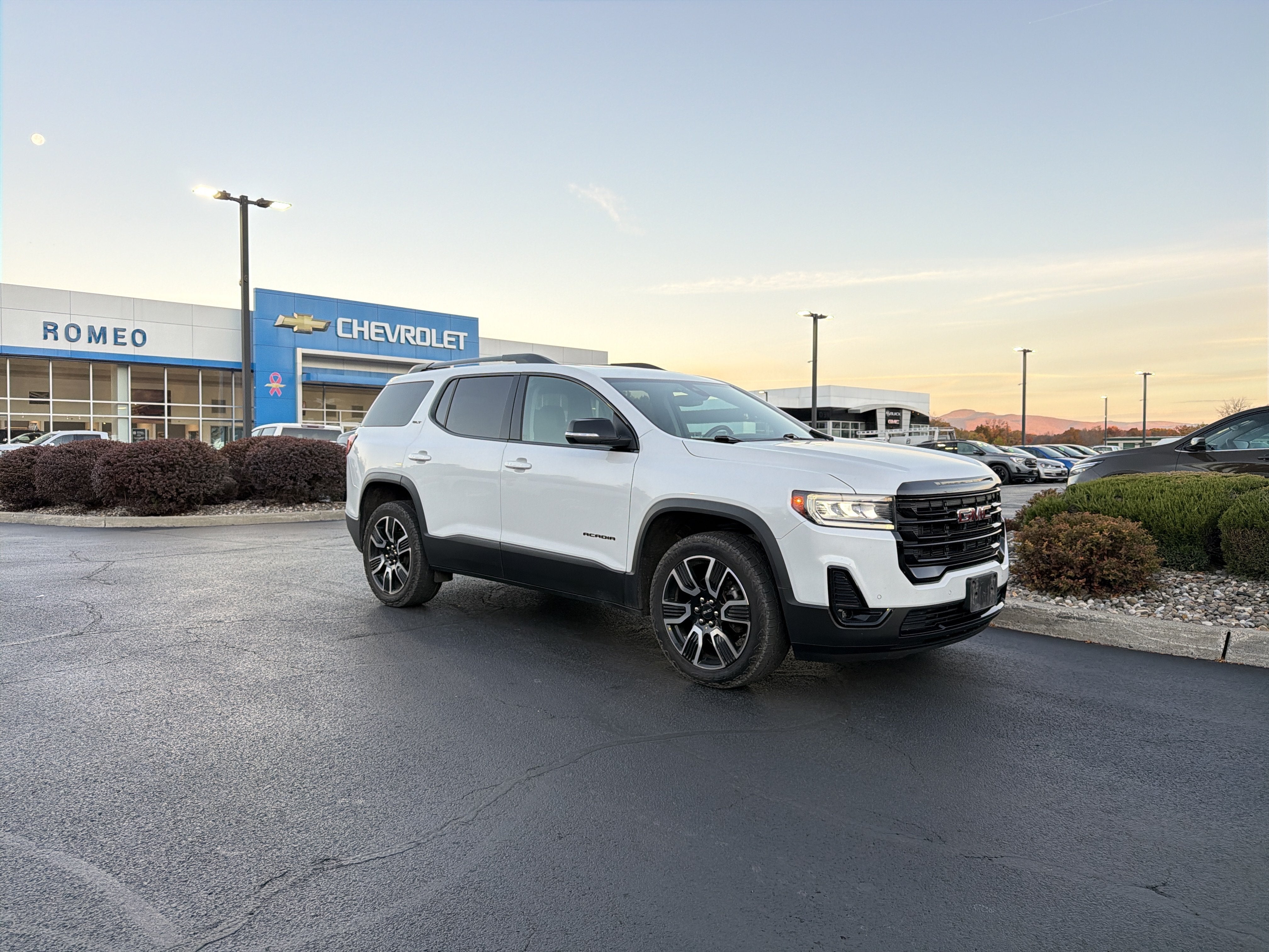 2021 GMC Acadia SLT