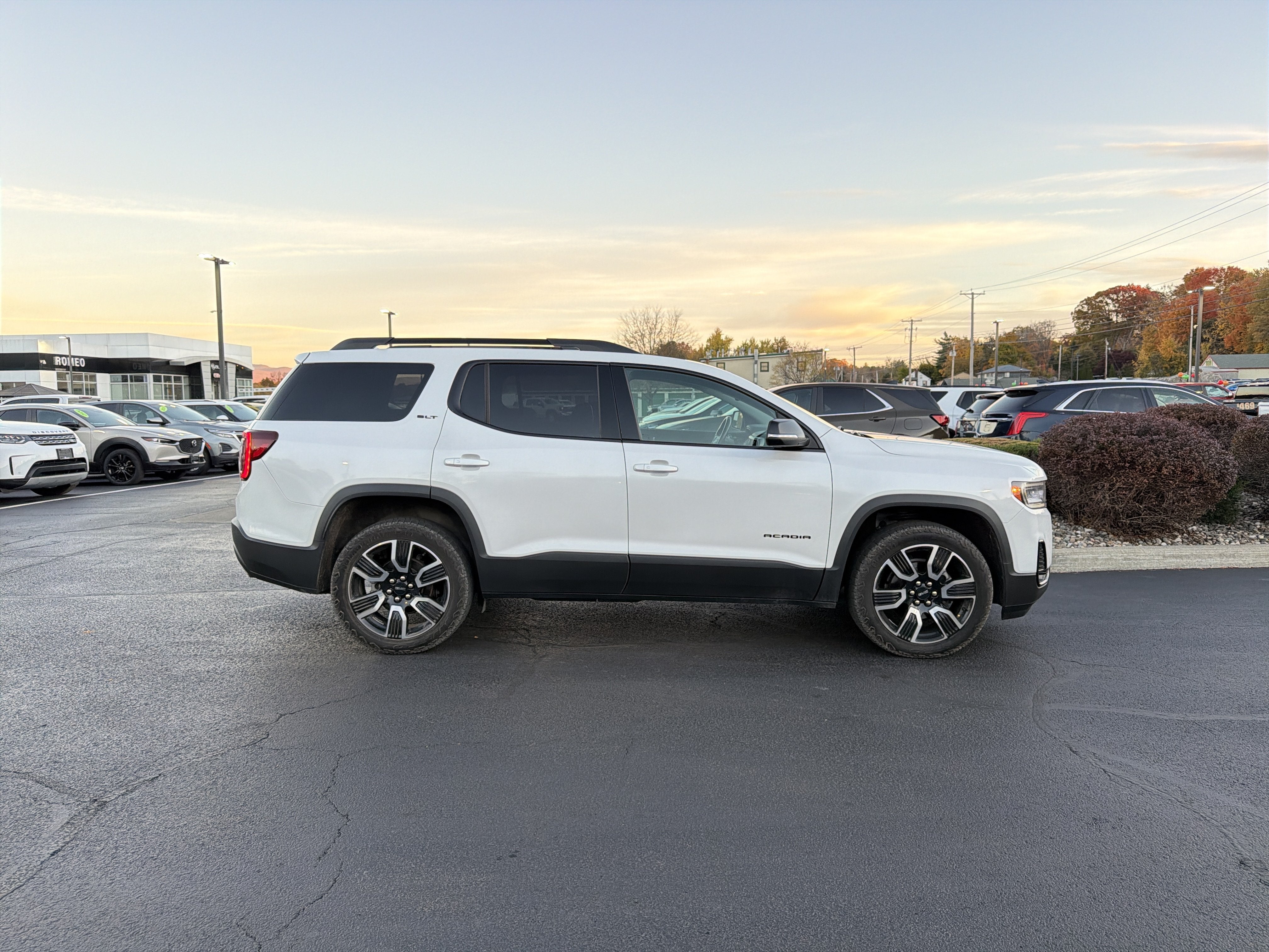 2021 GMC Acadia SLT