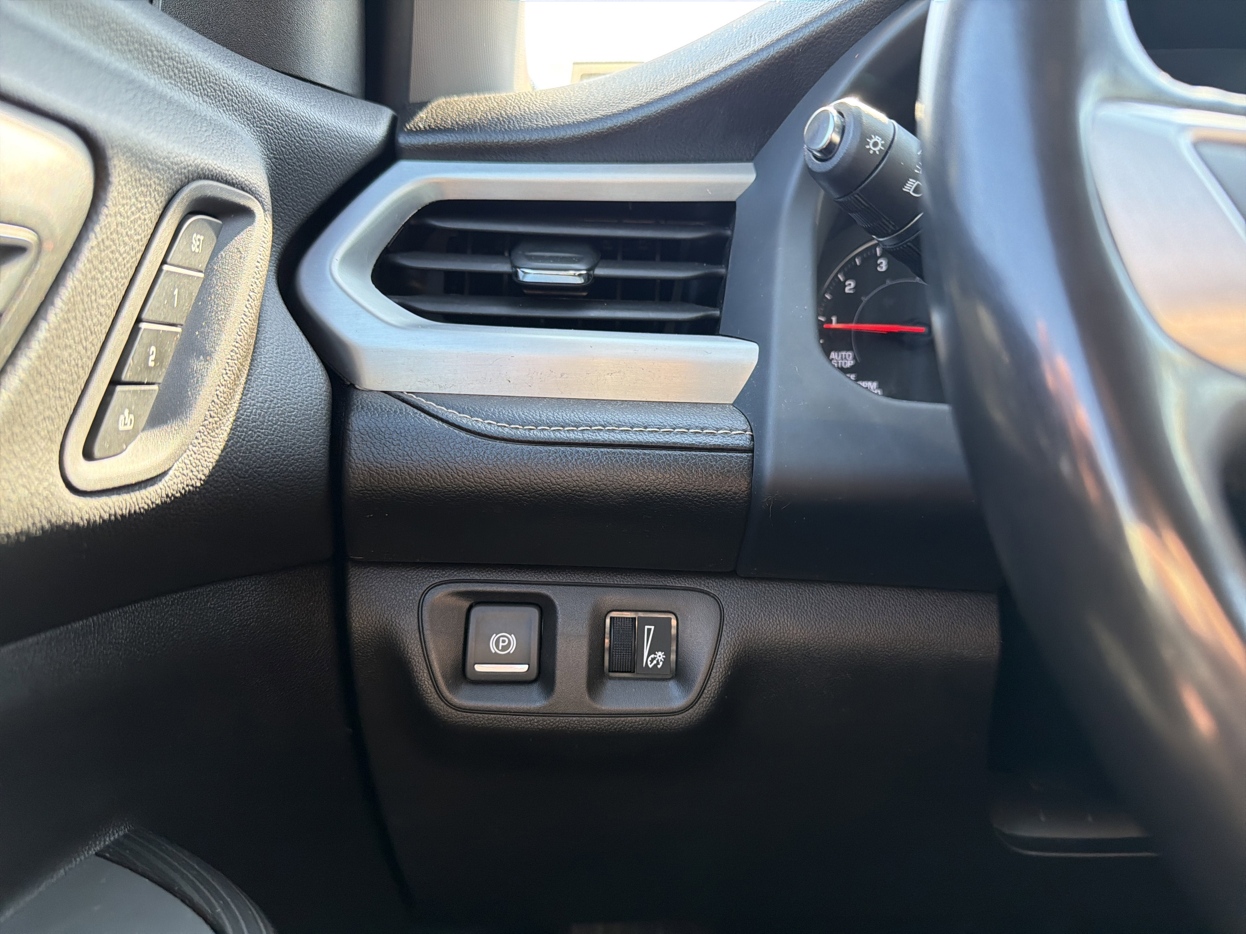 2021 GMC Acadia SLT