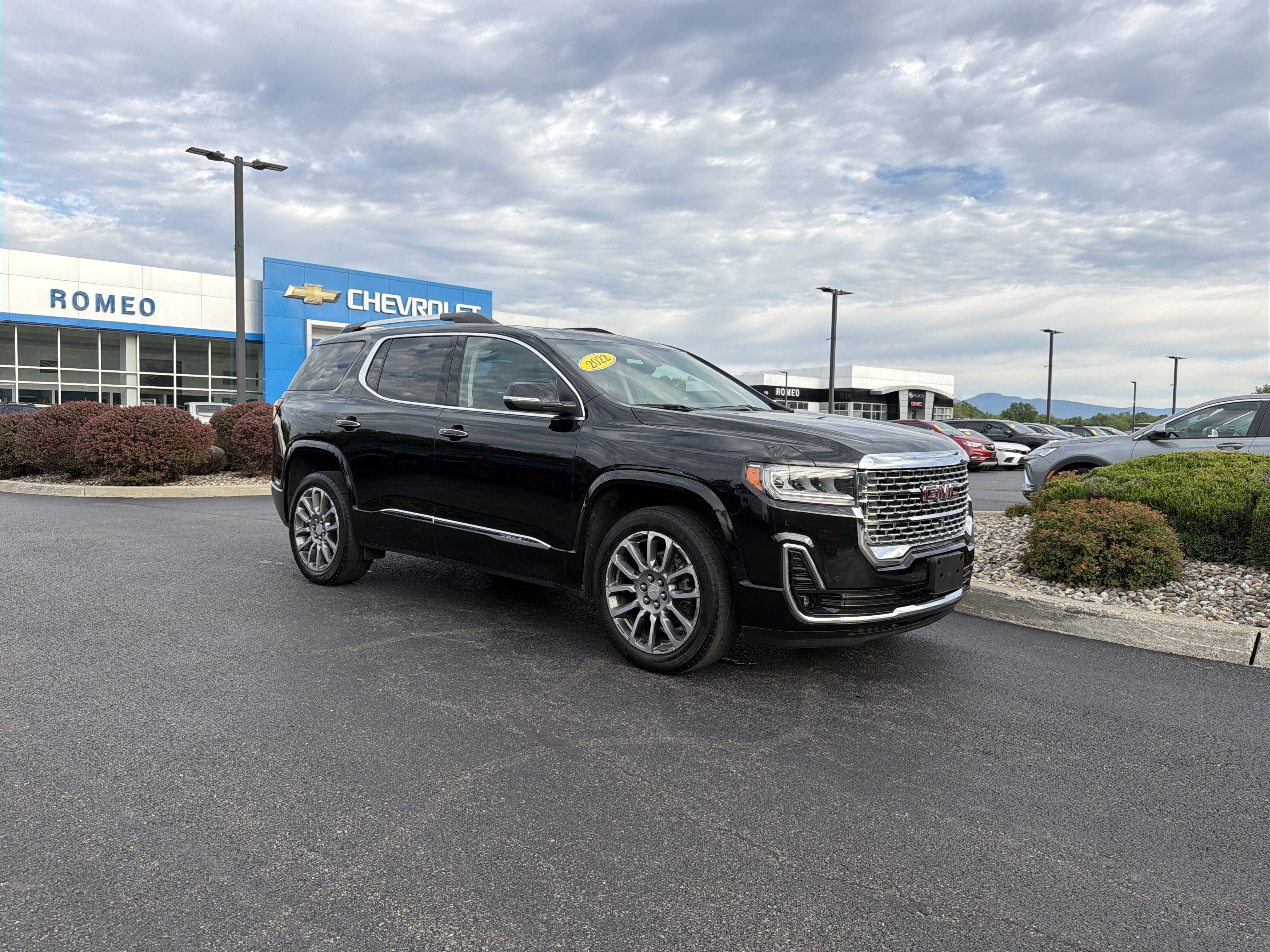 2023 GMC Acadia Denali