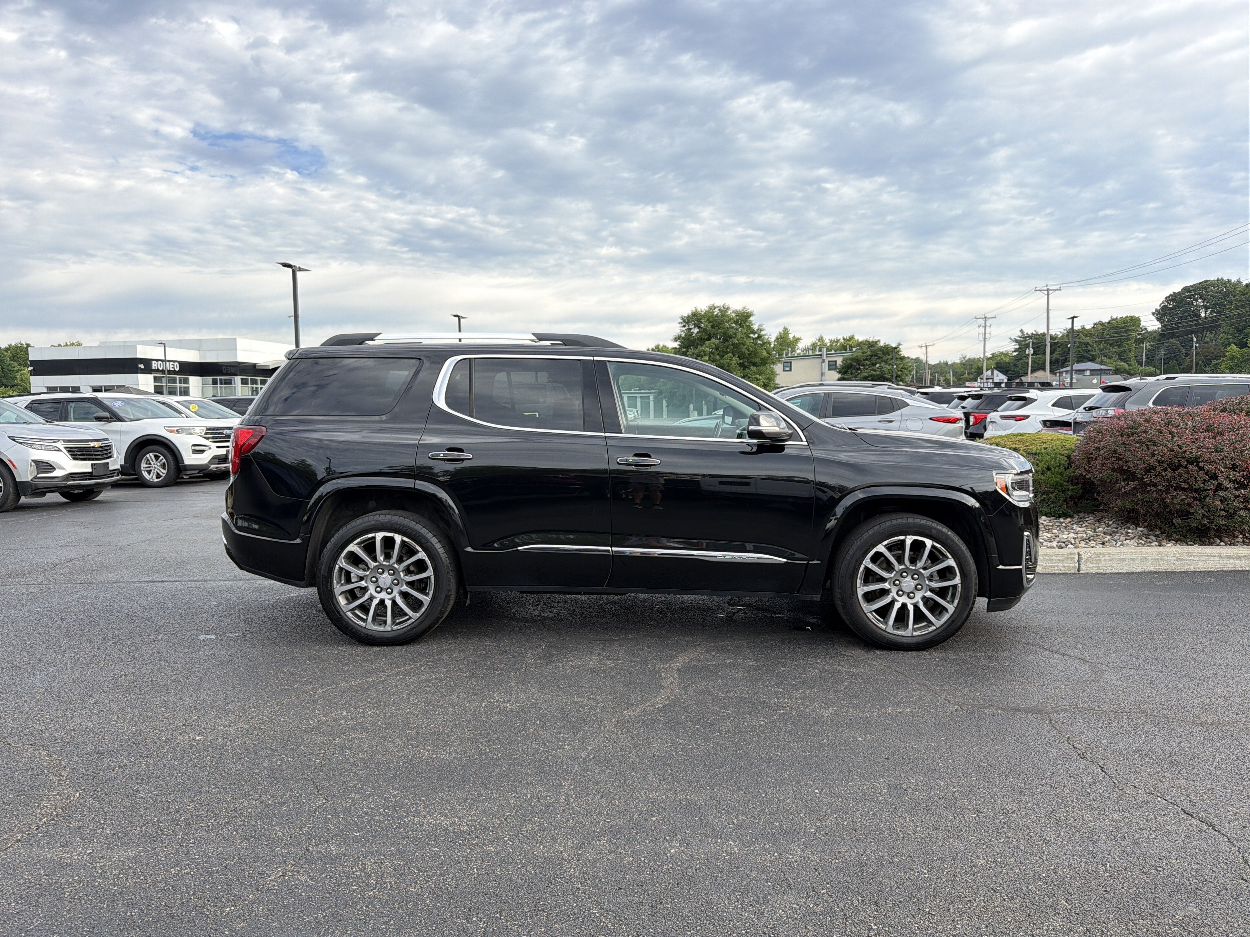 2023 GMC Acadia Denali