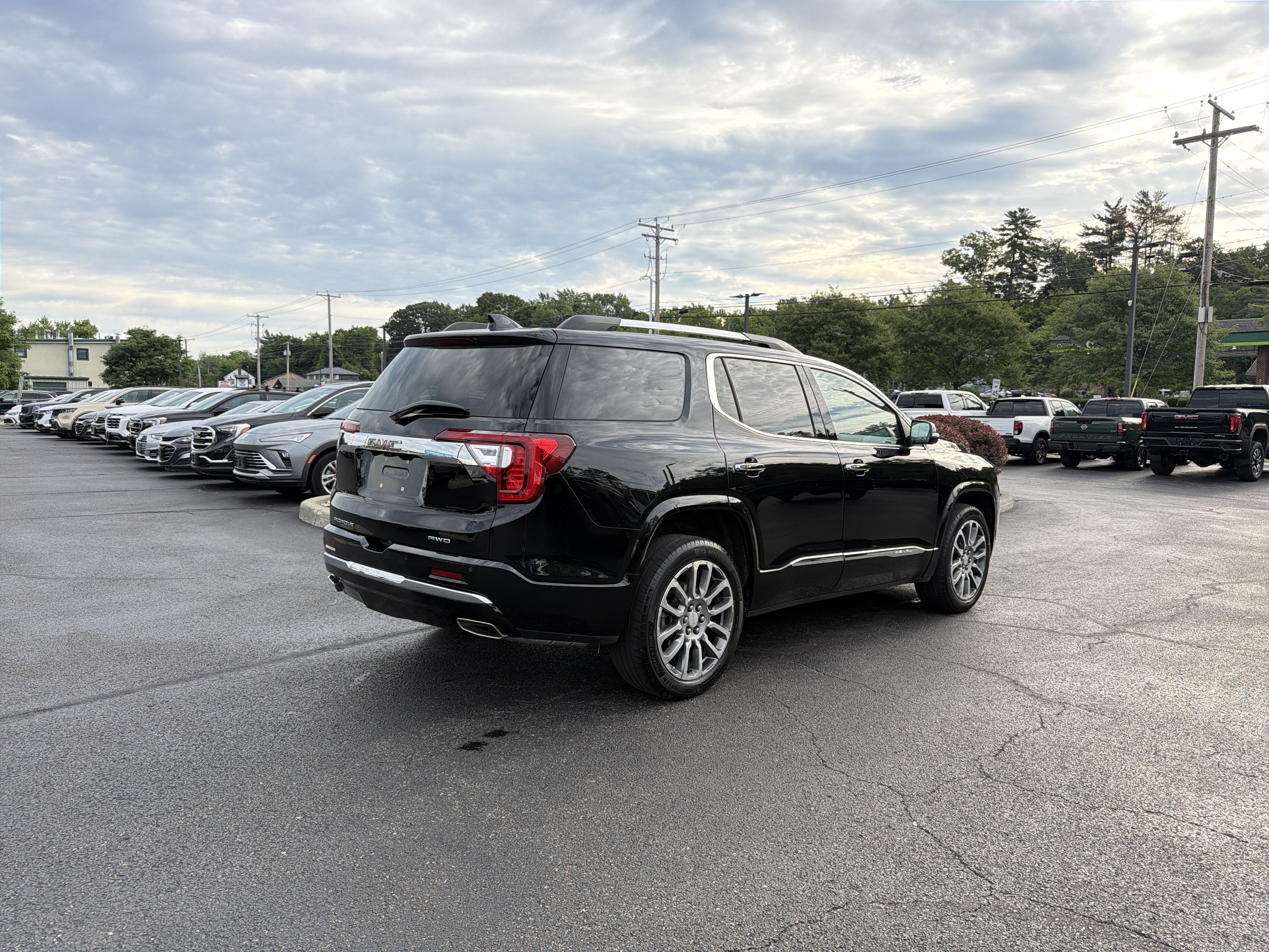 2023 GMC Acadia Denali