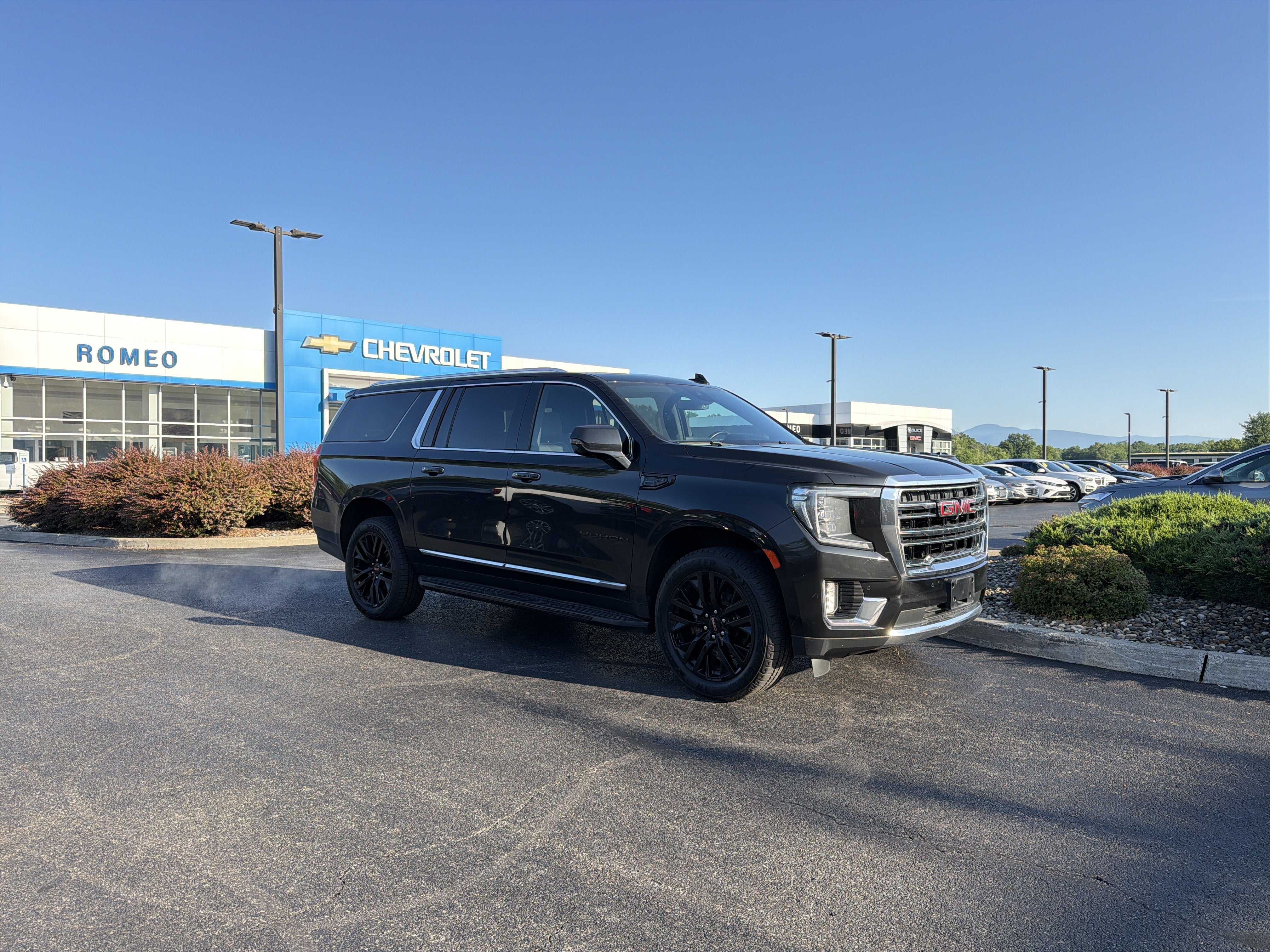 2023 GMC Yukon XL SLT