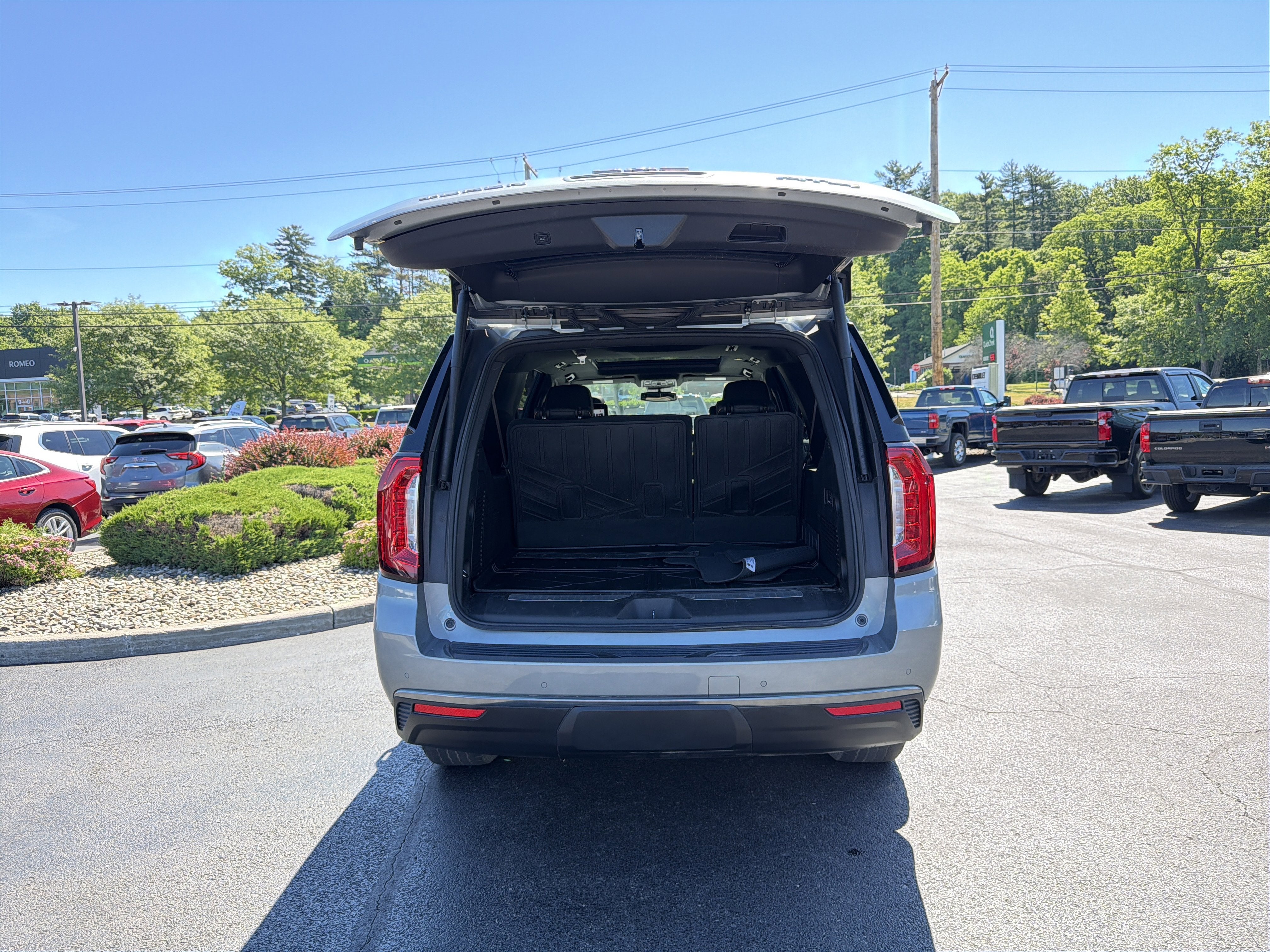 2024 GMC Yukon XL AT4