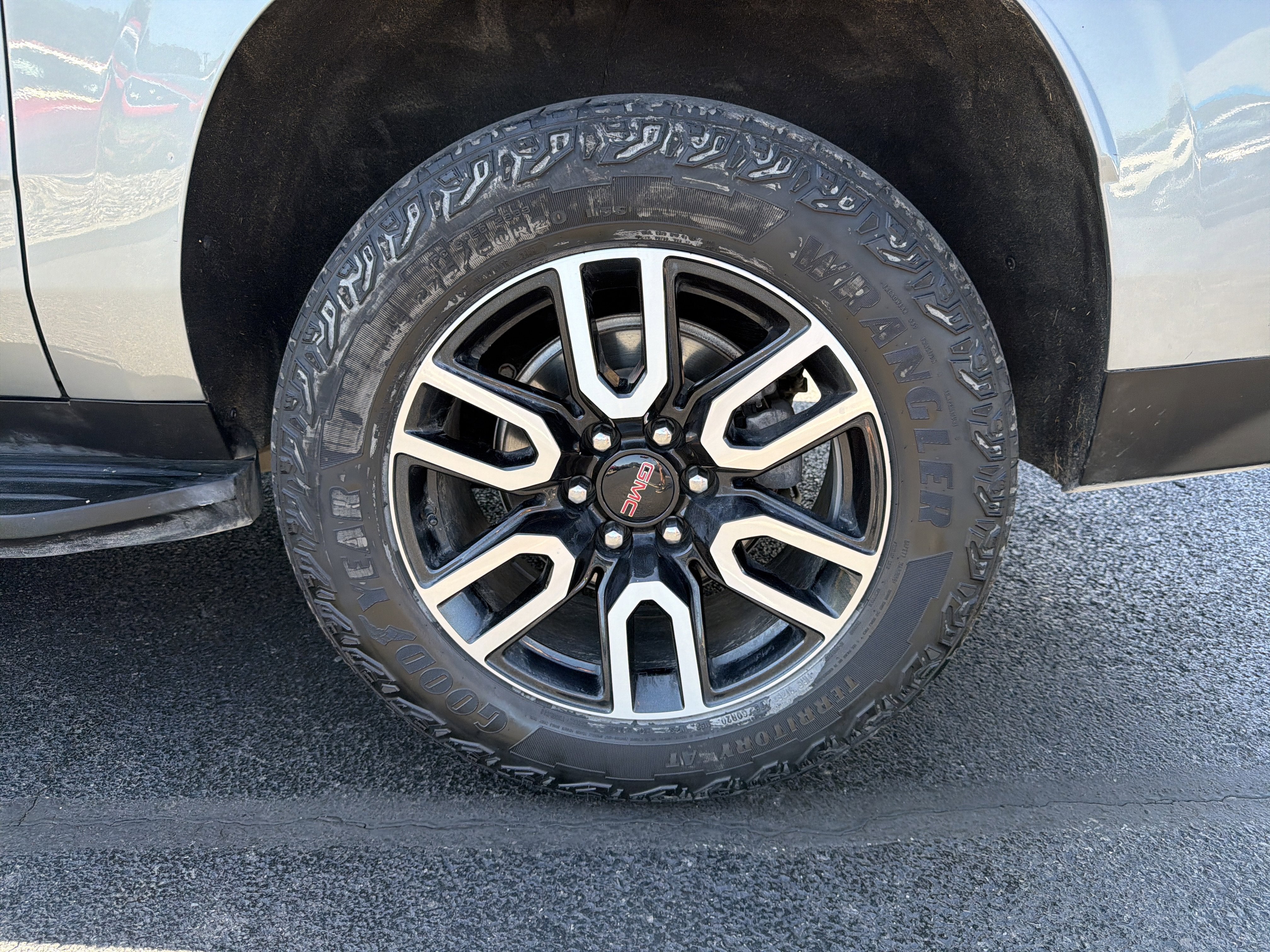 2024 GMC Yukon XL AT4