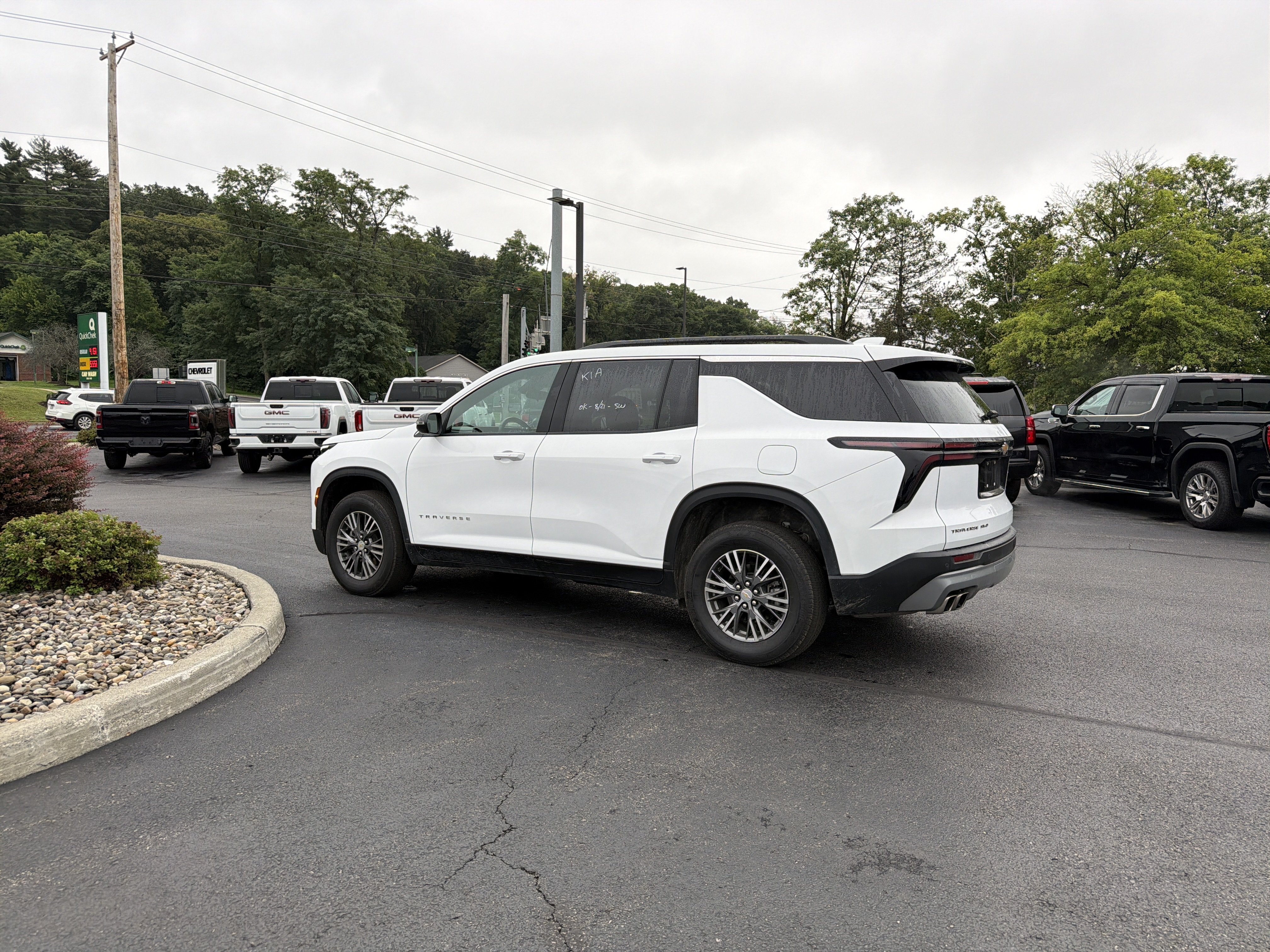 2025 Chevrolet Traverse LT