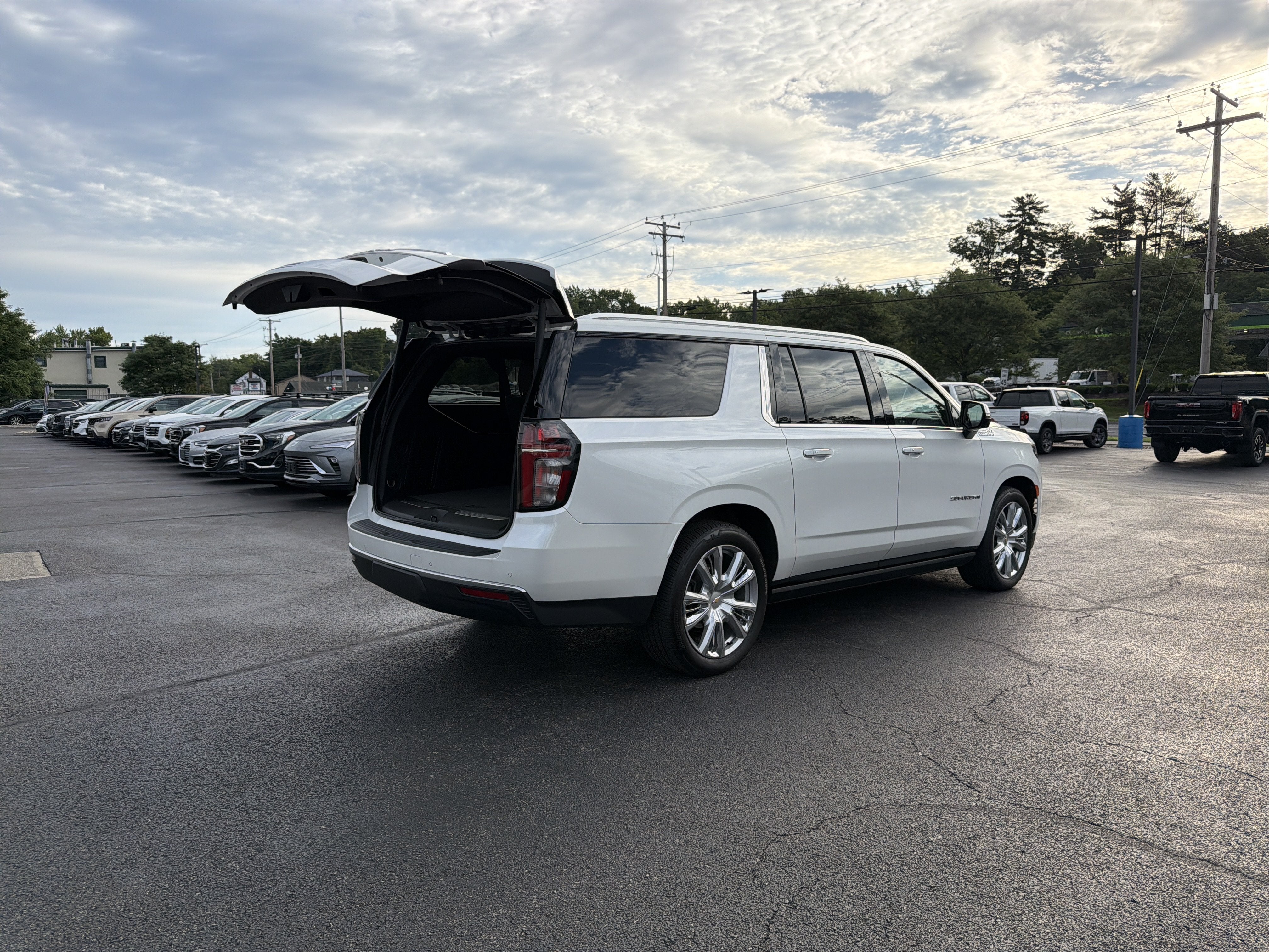 2023 Chevrolet Suburban High Country