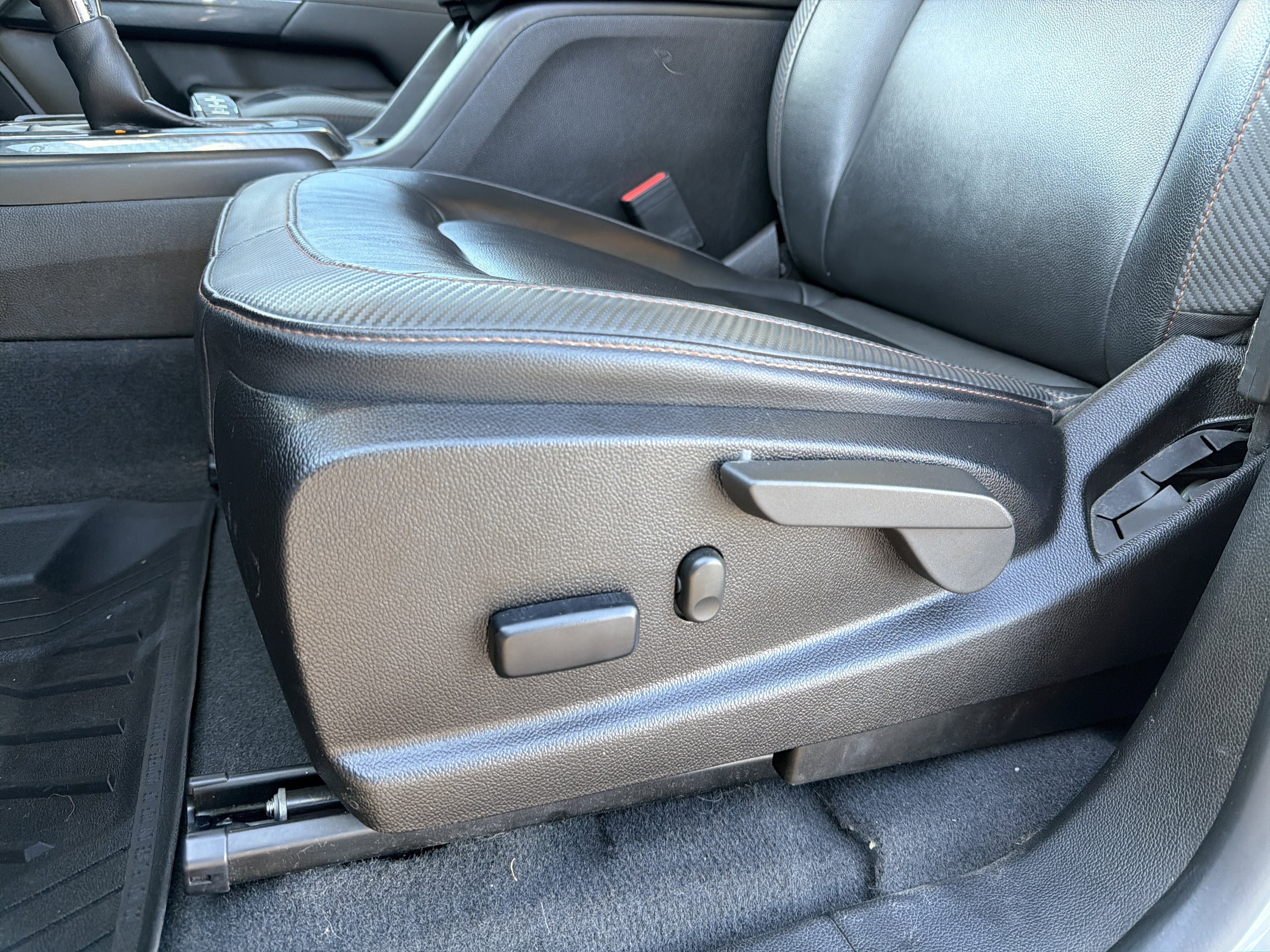 2022 GMC Canyon AT4 - Leather