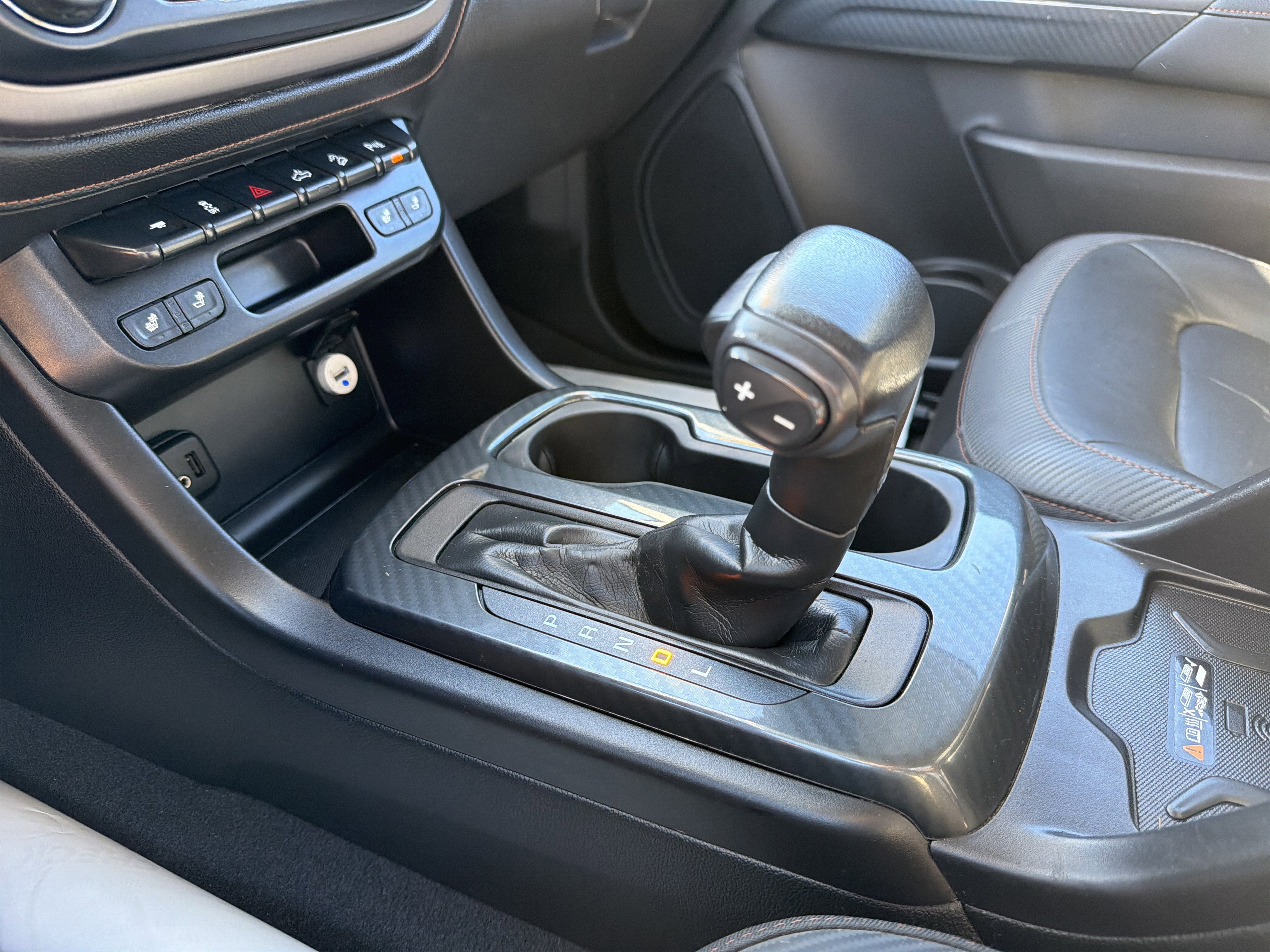 2021 GMC Canyon 4WD AT4 w/Leather