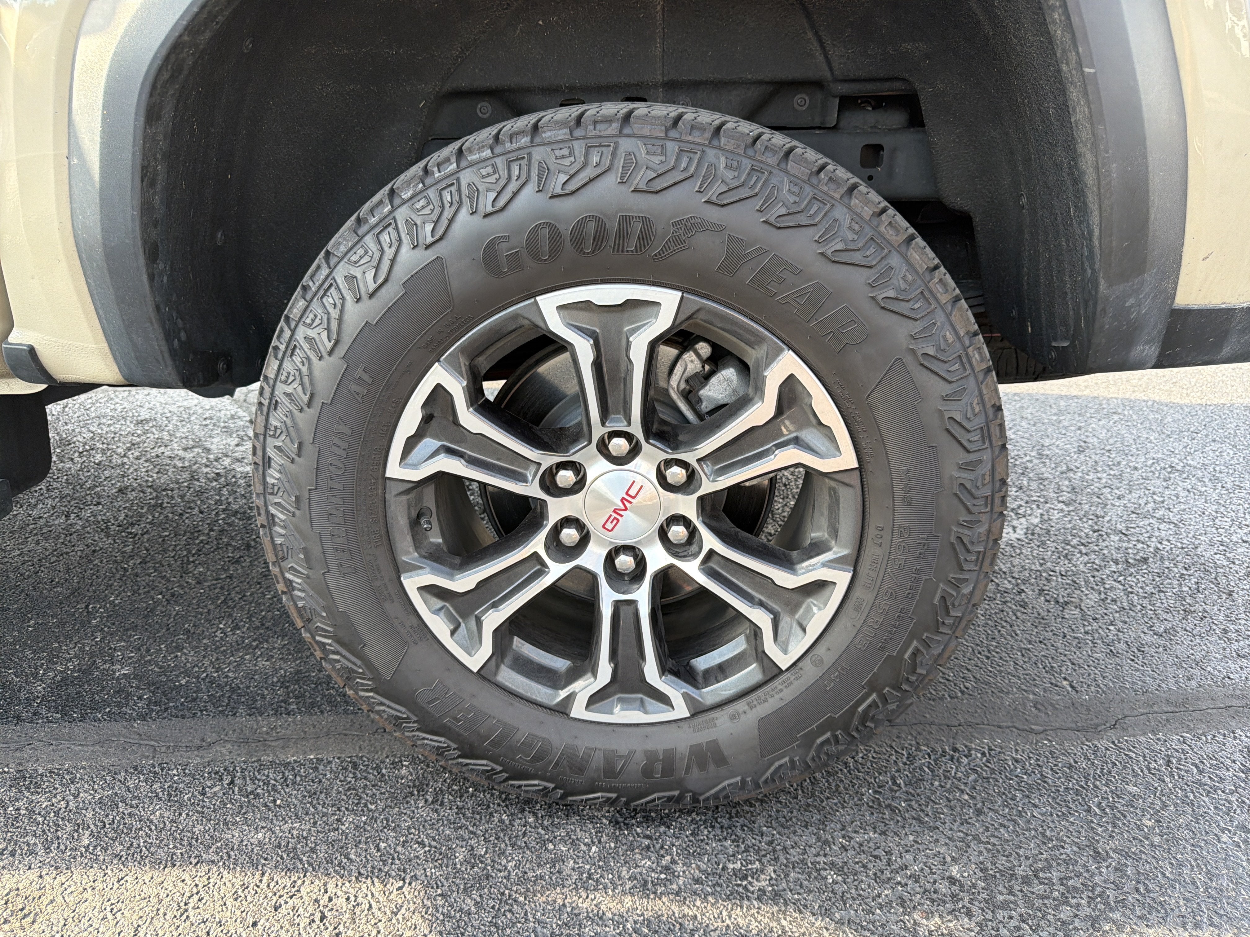 2024 GMC Canyon AT4